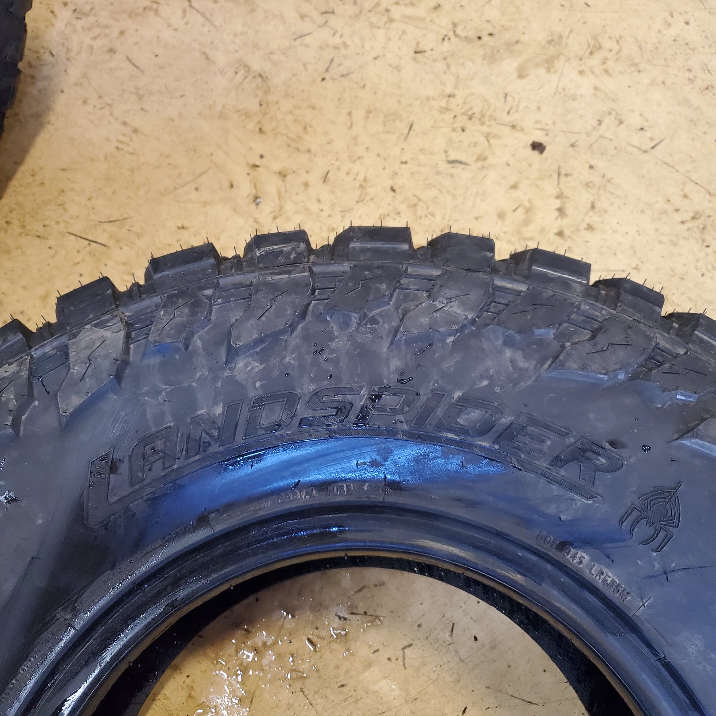 LANDSPIDER WILDTRAXX M/T BSW LT 315 75 16 127/124Q 10 PLY MUD TIRE EMT006