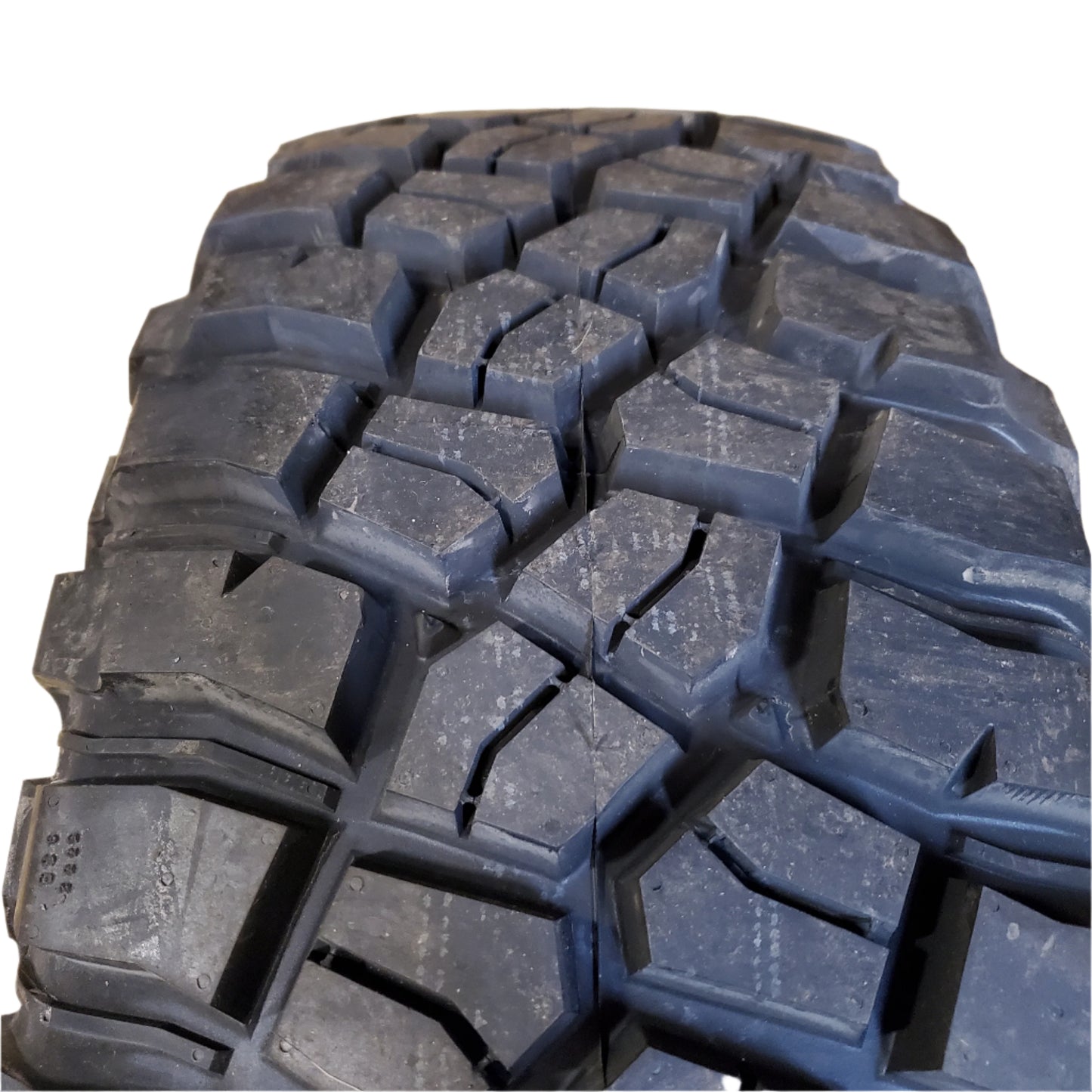 BFGOODRICH TRAIL TERRAIN T/A KM3 BSW LT 285 75 17 121/118Q ALL TERRAIN TIRE 08858