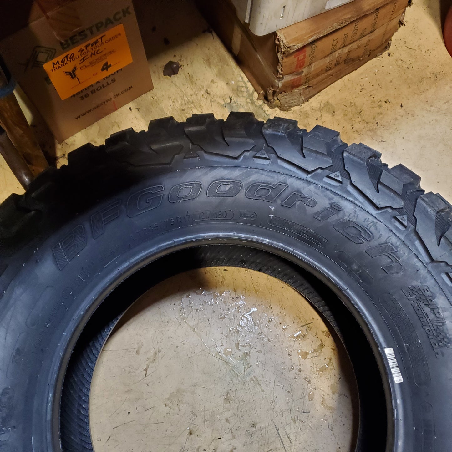 BFGOODRICH TRAIL TERRAIN T/A KM3 BSW LT 285 75 17 121/118Q ALL TERRAIN TIRE 08858