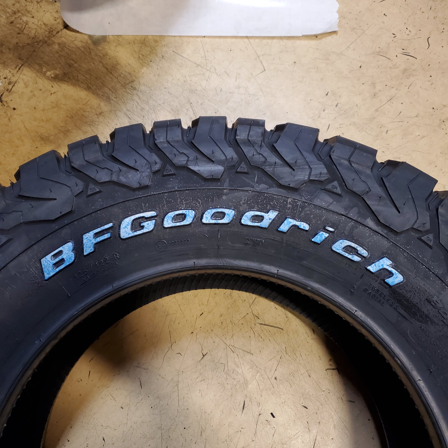 (KSL ONLY) 4 BFGOODRICH ALL-TERRAIN T/A KO2 RWL LT 285 65 18 125/122R 10 PLY TIRE 16168