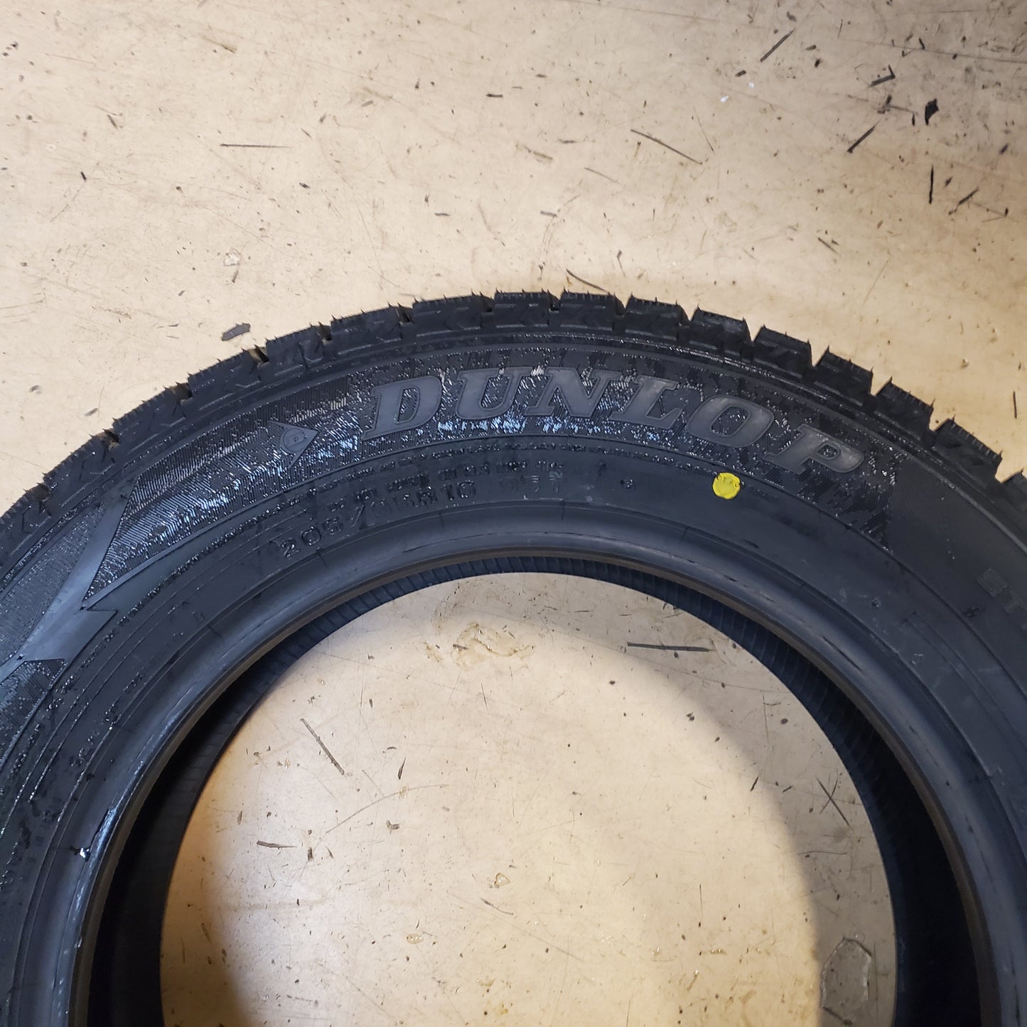 DUNLOP WINTER MAXX 2 BSW P 205 65 16 95T WINTER TIRE 26016614