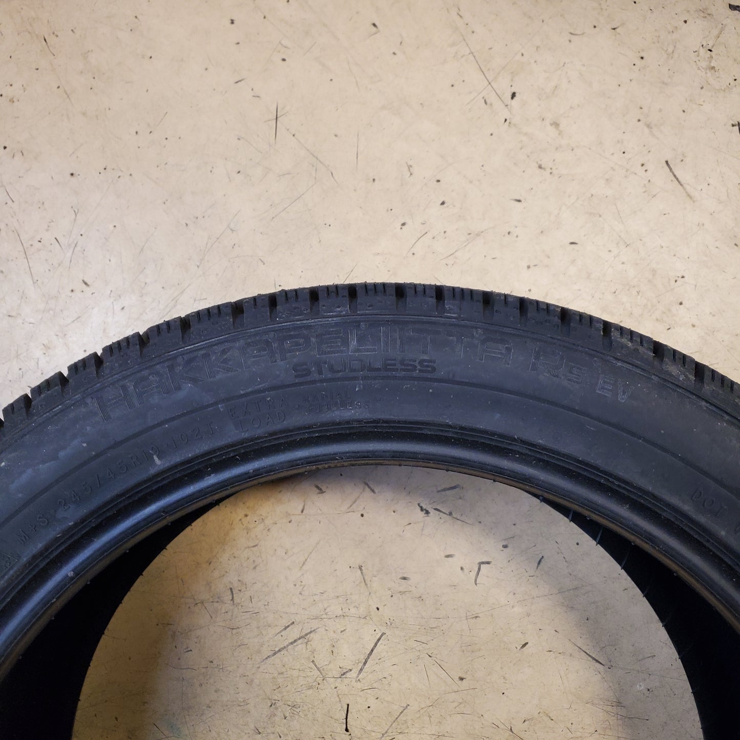 NOKIAN HAKKAPELIITTA R5 EV BSW P 245 45 19 102T XL WINTER EV TIRE TF00006