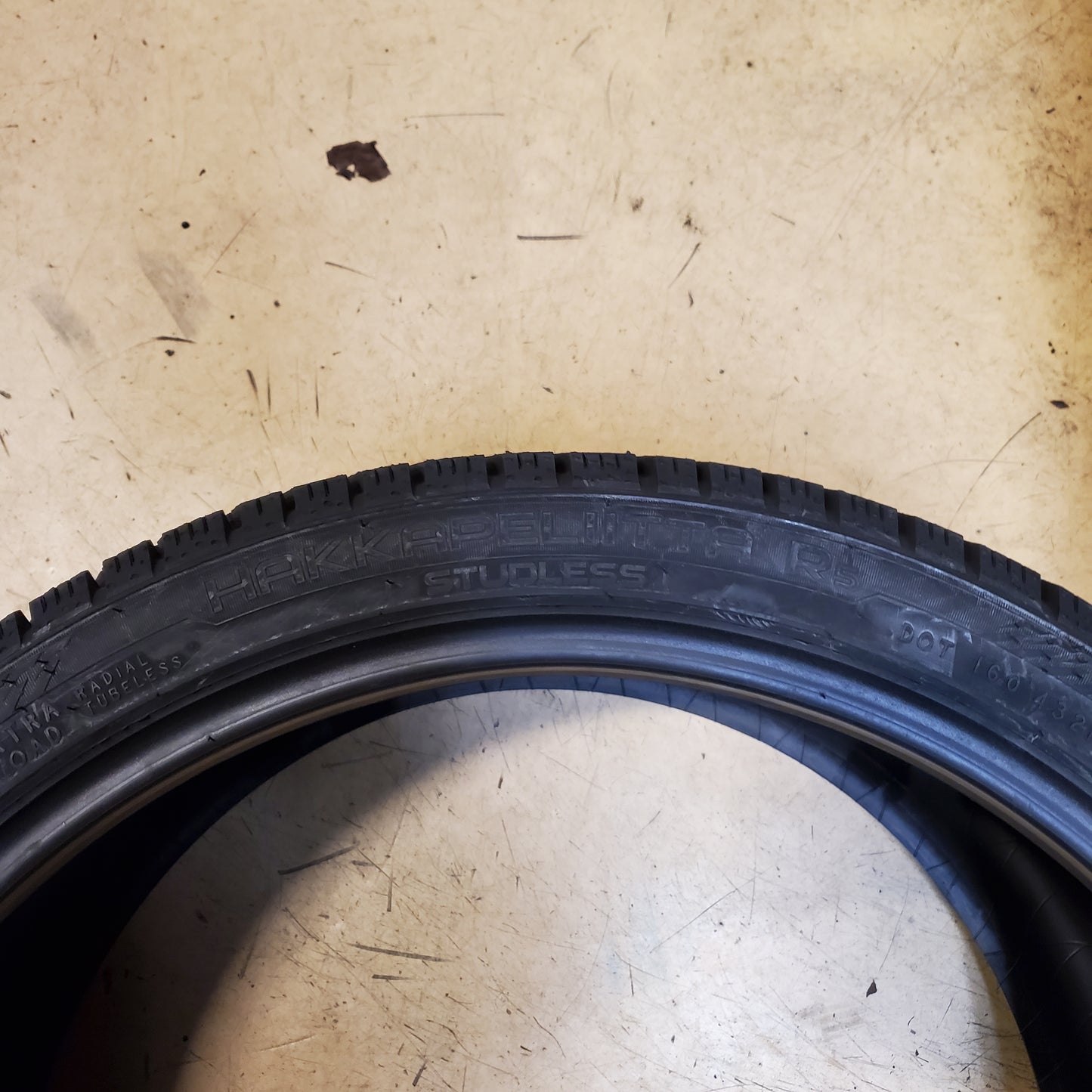 NOKIAN HAKKAPELIITTA R5 BSW P 255 35 20 WINTER TIRE 97T T432189