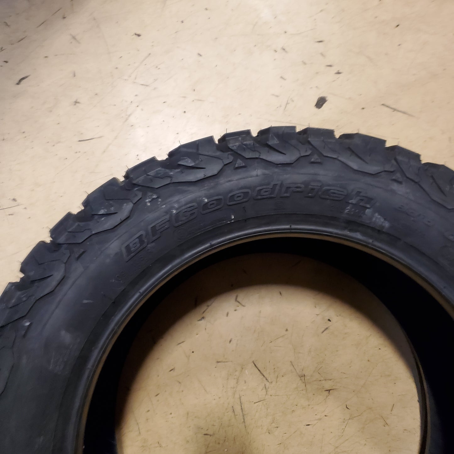 BFGOODRICH ALL TERRAIN T/A KO2 BSW LT 255 55 18 109/105R 8PLY TIRE 04785