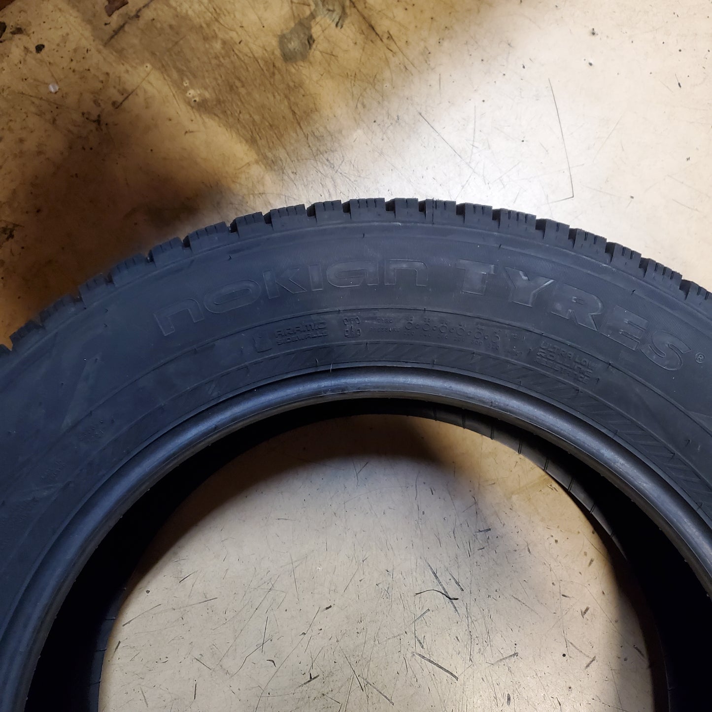 NOKIAN HAKKAPELIITTA R5 SUV BSW P 235 60 18 107R XL WINTER EV TIRE T432215