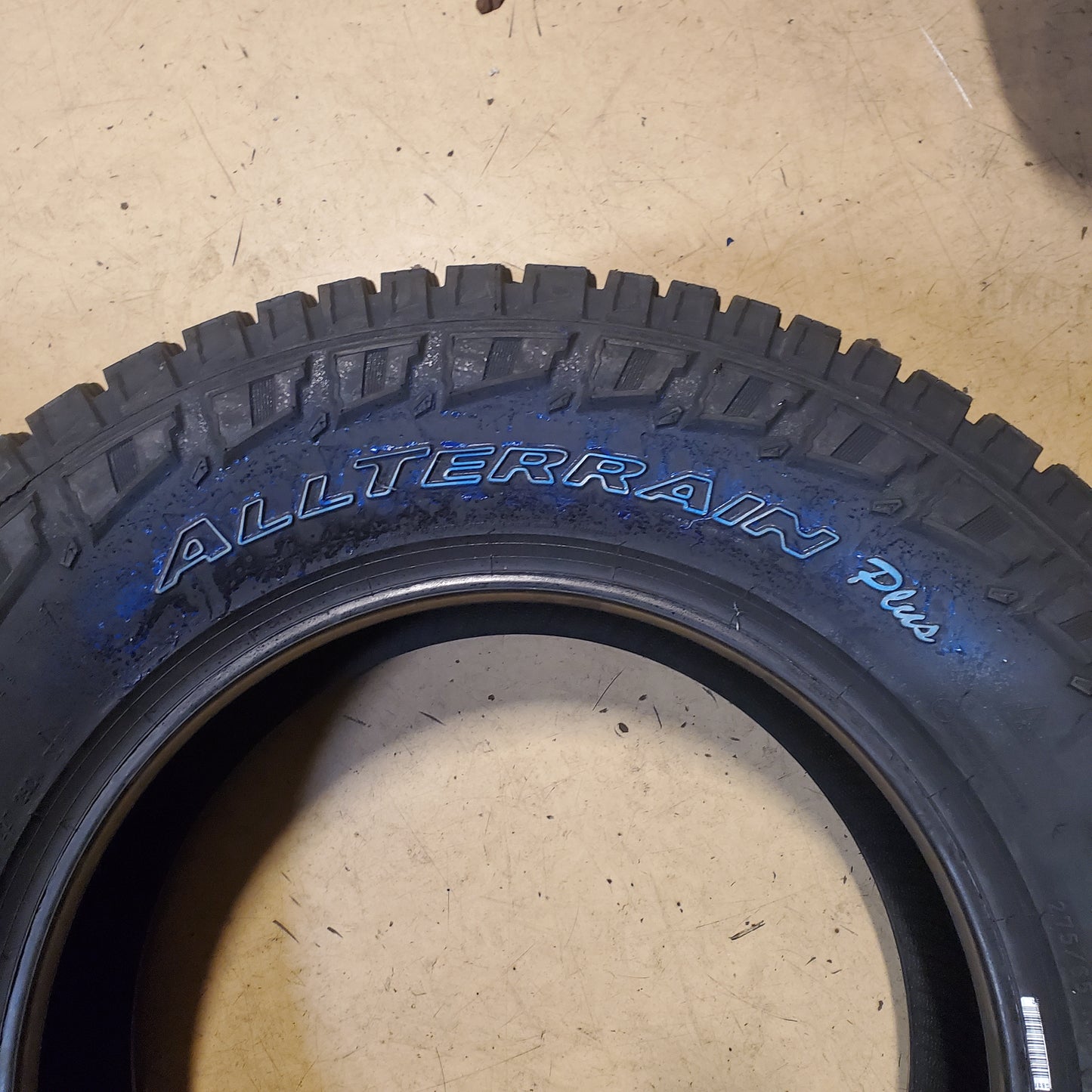 4 PIRELLI SCORPION ALL TERRAIN PLUS OWL P 275 65 18 116T TIRE 2722700
