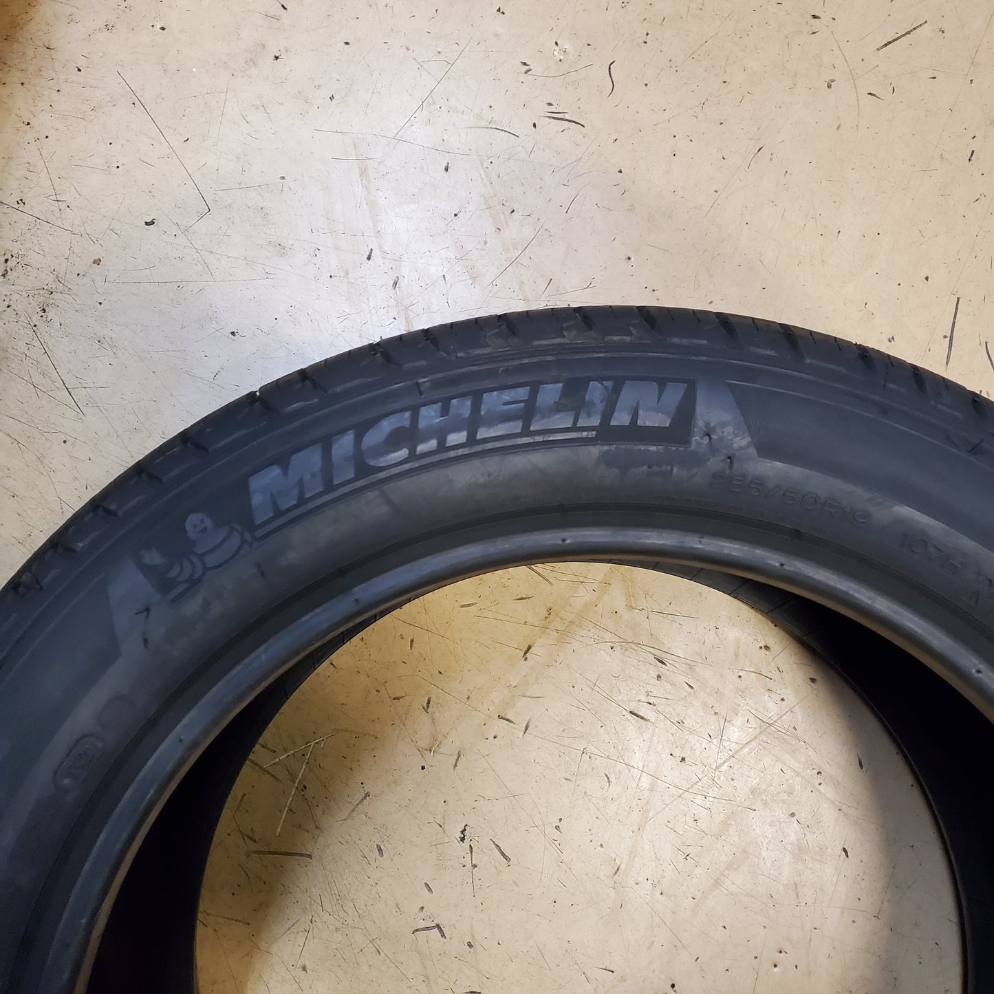 MICHELIN LATITUDE TOUR HP DT BMW RUNFLAT P 255 50 19 107H ALL SEASON TIRE 09483