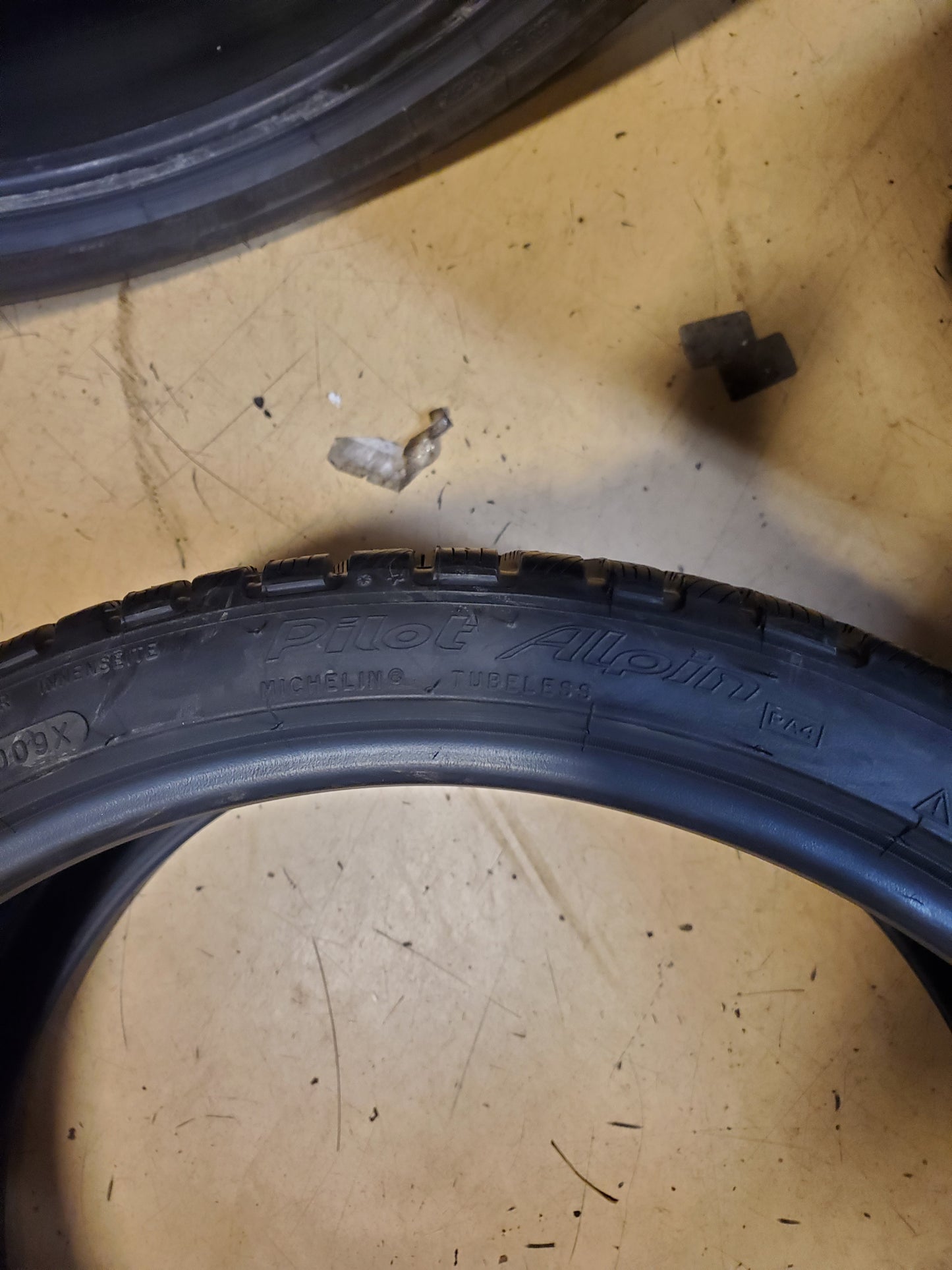 MICHELIN PILOT ALPIN PA4 BSW P 265 30 20 94W XL WINTER TIRE 04620