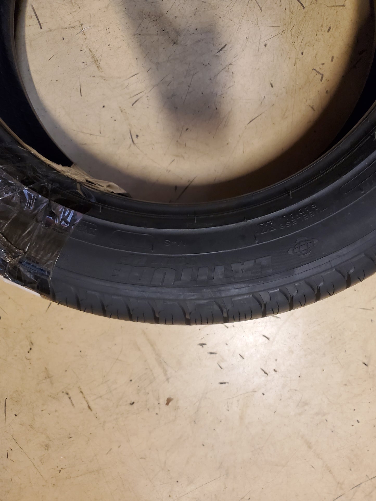 NOS MICHELIN LATITUDE TOUR HP BSW P 235 55 19 101V HIGHWAY TIRE 15474