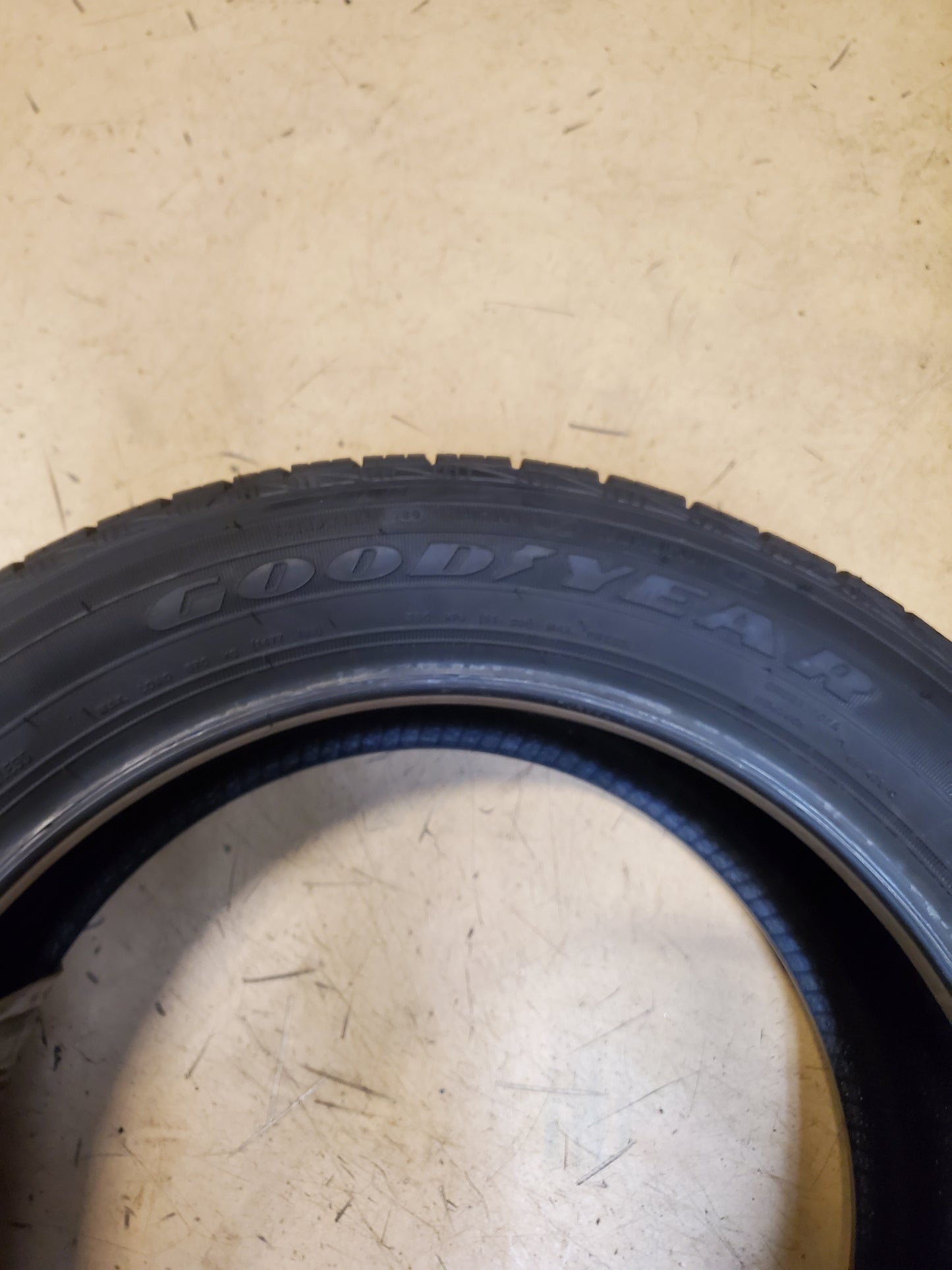 NOS GOODYEAR ASSURANCE FUEL MAX BSW P 225 50 17 94V ALL SEASON TIRE 738372571