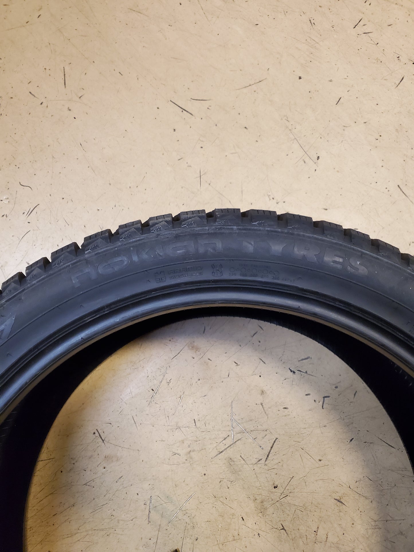 NOKIAN HAKKAPELIITTA 10 SUV STUDDED BSW P 275 40 22 107T XL WINTER TIRE TS32805