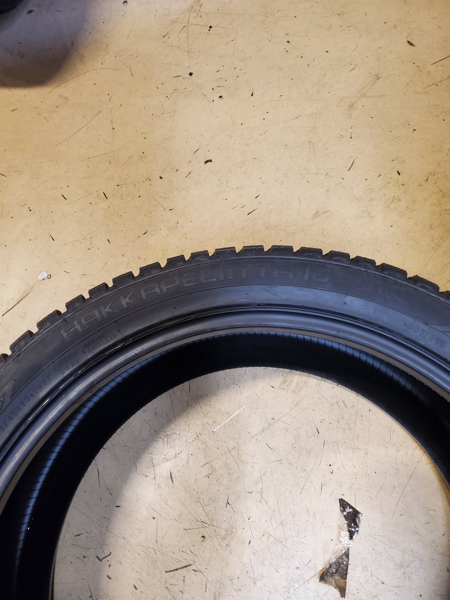 NOKIAN HAKKAPELIITTA 10 SUV STUDDED BSW P 275 40 22 107T XL WINTER TIRE TS32805