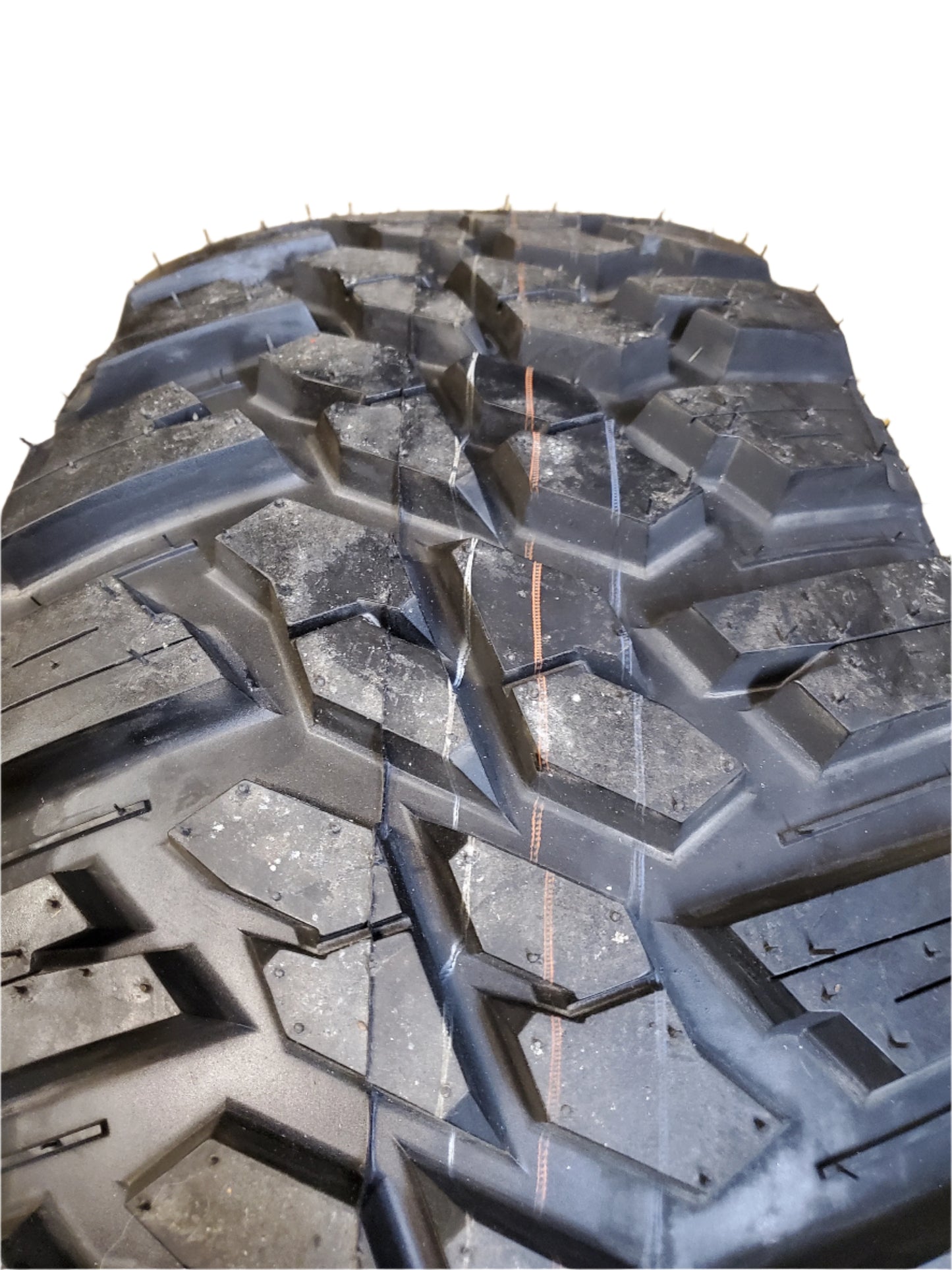KANATI MUD HOG M/T BSW LT 39 13.50 20 128Q MUD TIRE L2039135E
