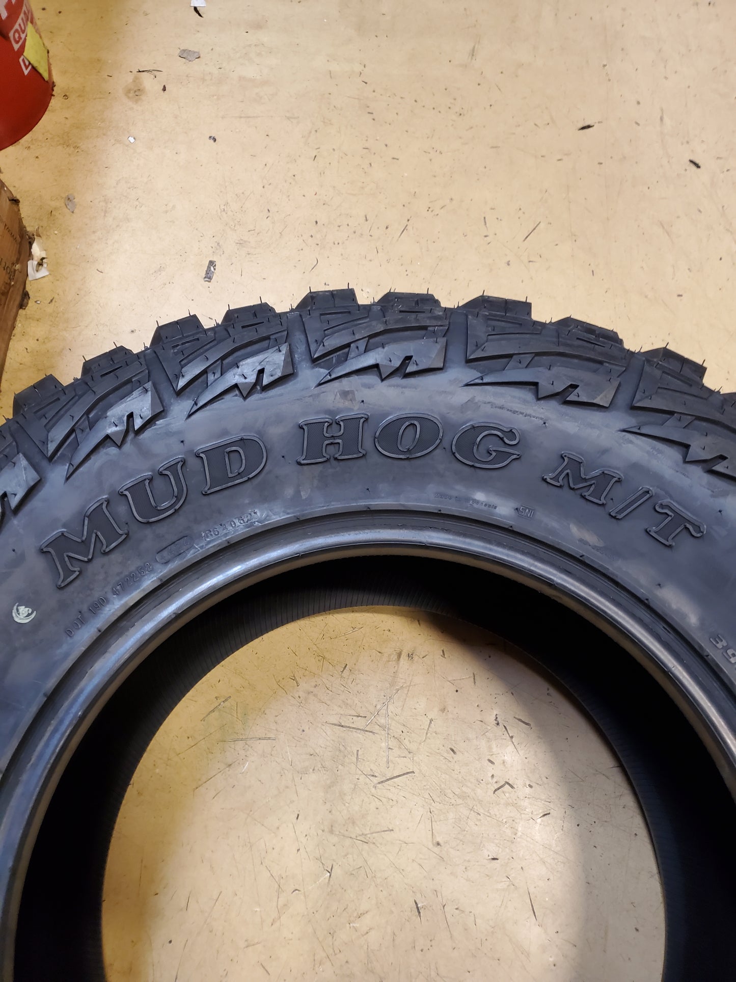 KANATI MUD HOG M/T BSW LT 39 13.50 20 128Q MUD TIRE L2039135E