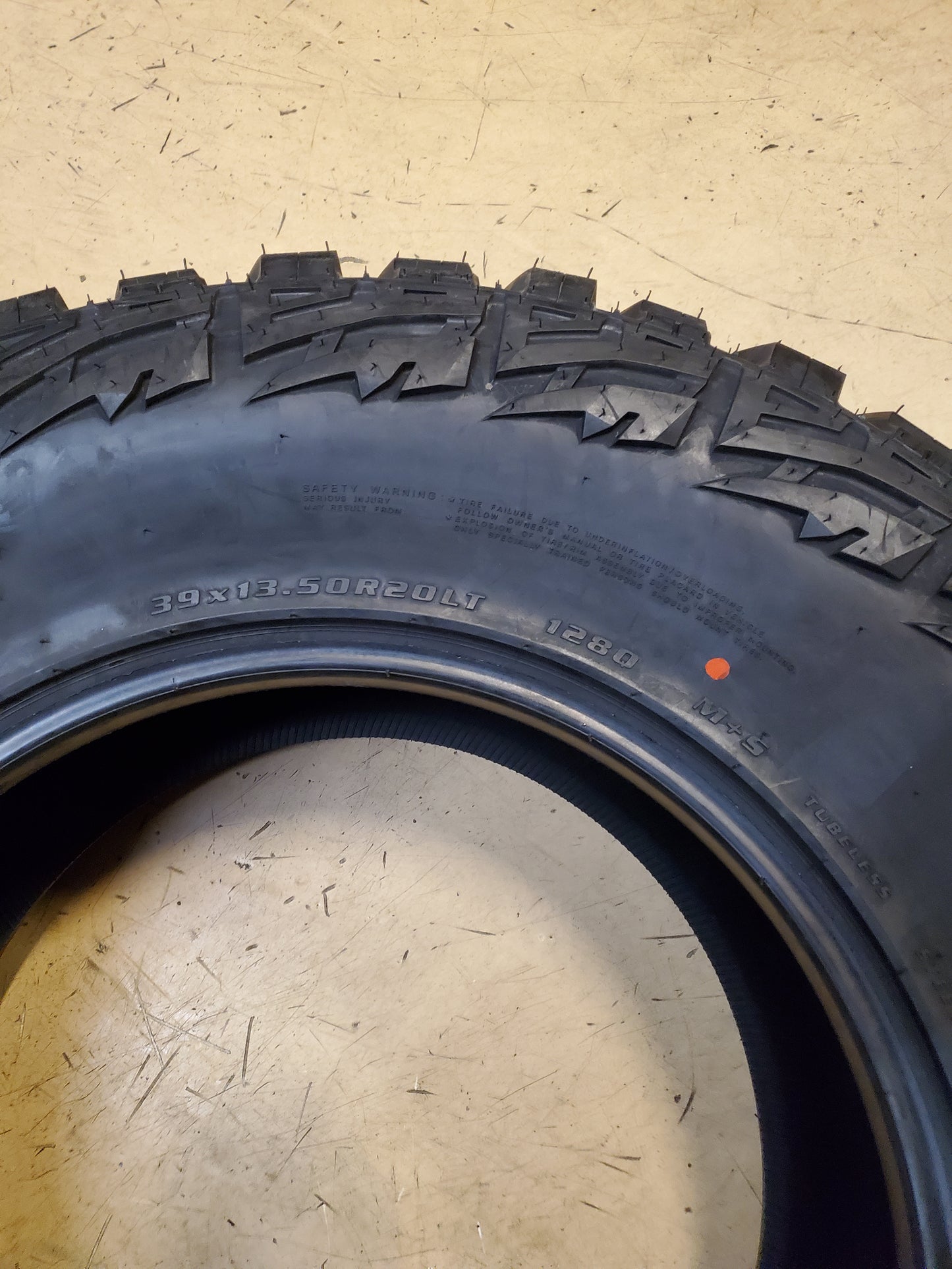 KANATI MUD HOG M/T BSW LT 39 13.50 20 128Q MUD TIRE L2039135E