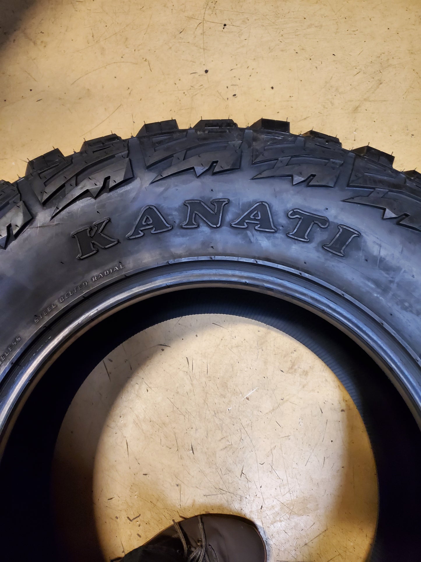 KANATI MUD HOG M/T BSW LT 39 13.50 20 128Q MUD TIRE L2039135E