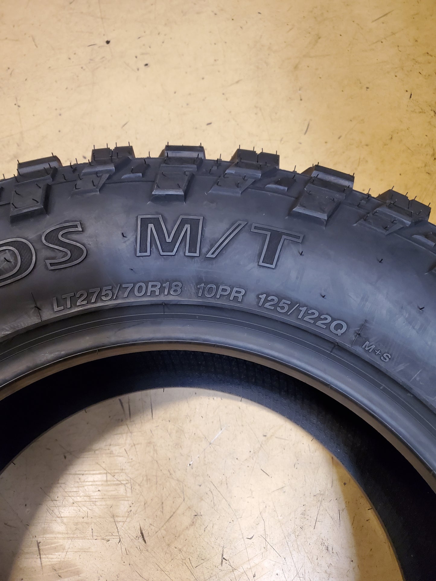 MASTERTRACK BADLANDS M/T BSW LT 275/70R18 125/122Q MUD TIRE MASTMT004