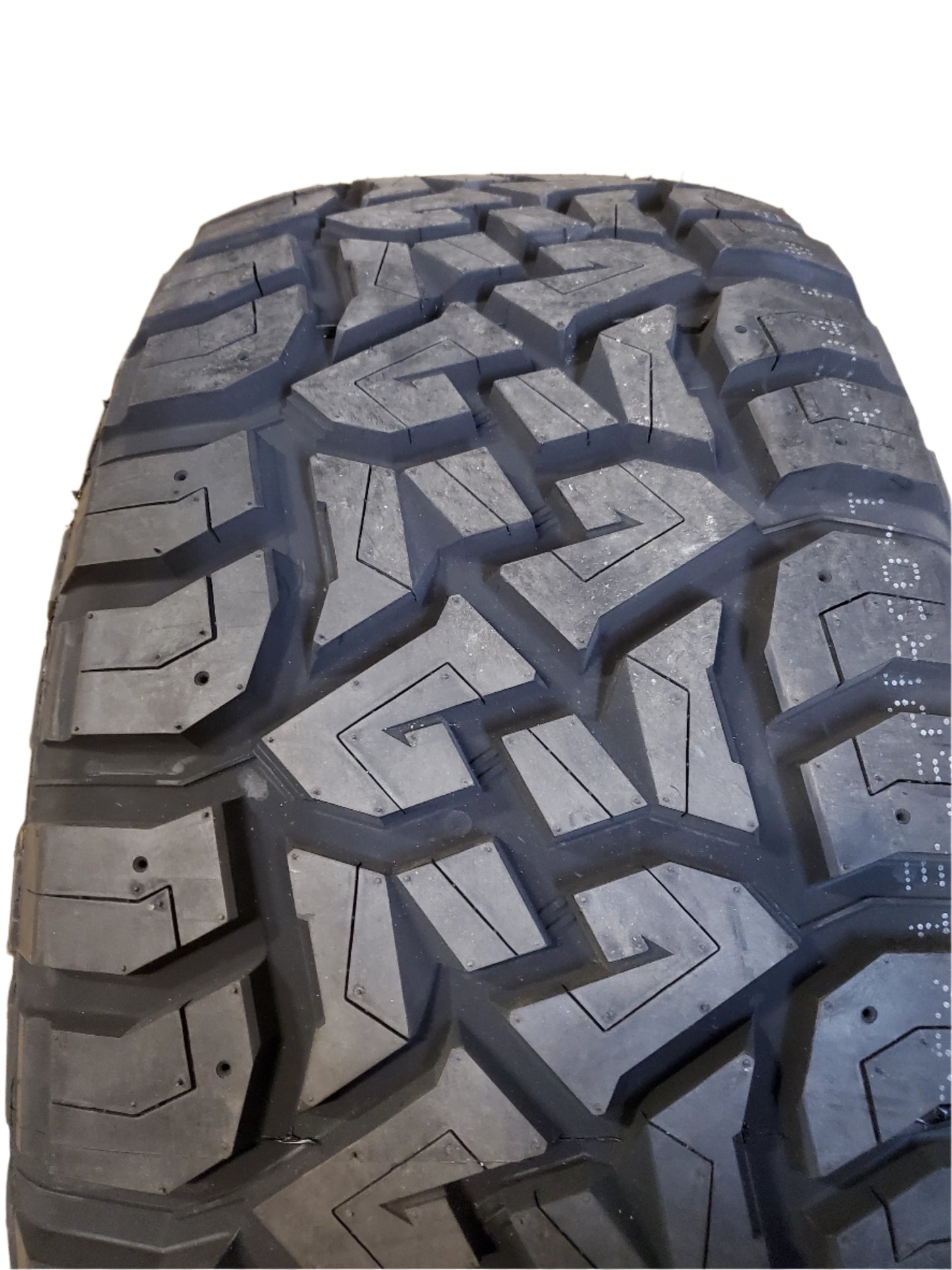 IRONHEAD THRASHER R/T RTD01 BSW LT 35 13.50 20 126Q 12 PLY TIRE IHRT19K