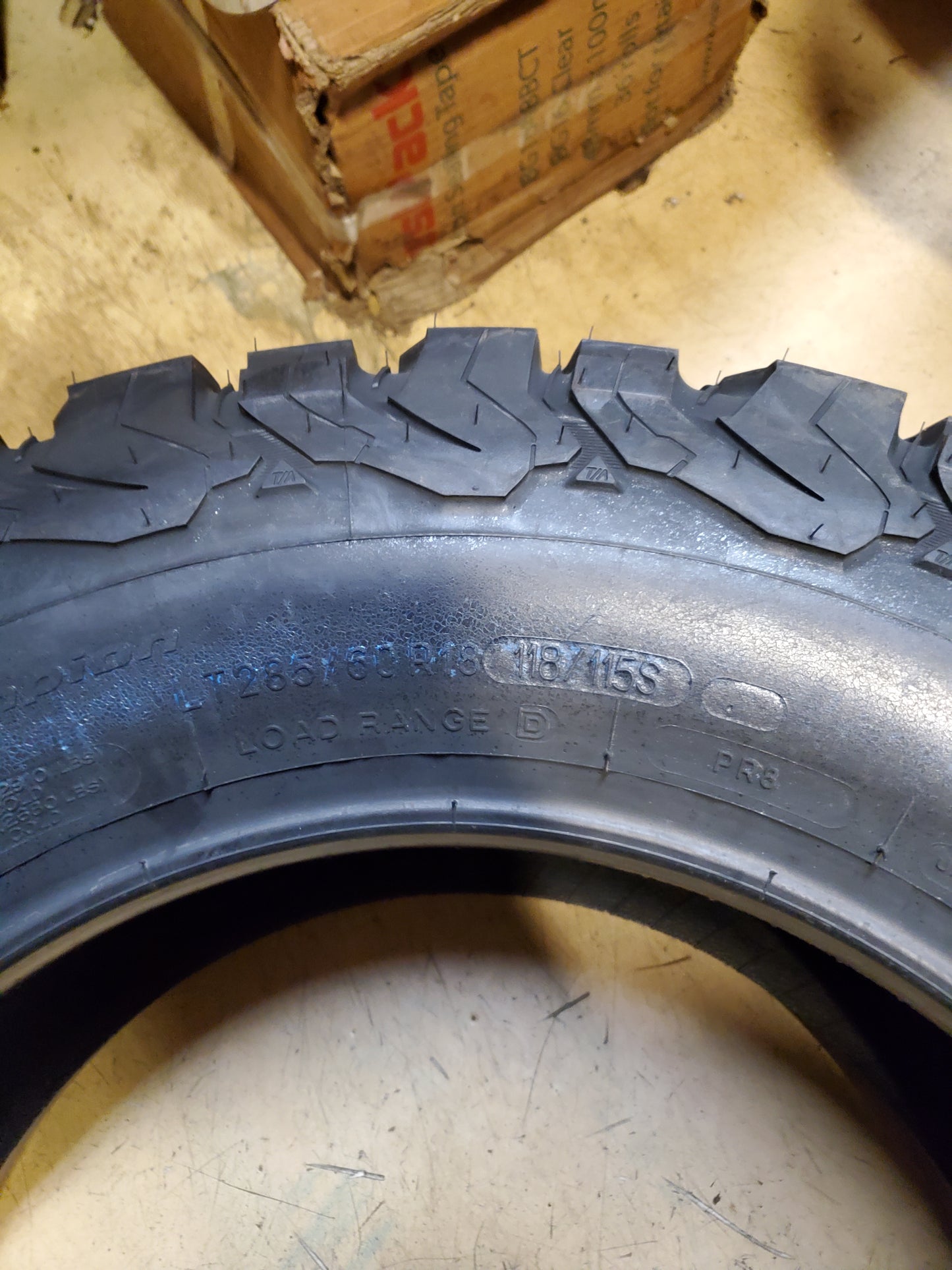 BFGOODRICH ALL-TERRAIN T/A KO2 RWL LT 285 60 18 118/115S TIRE 99506