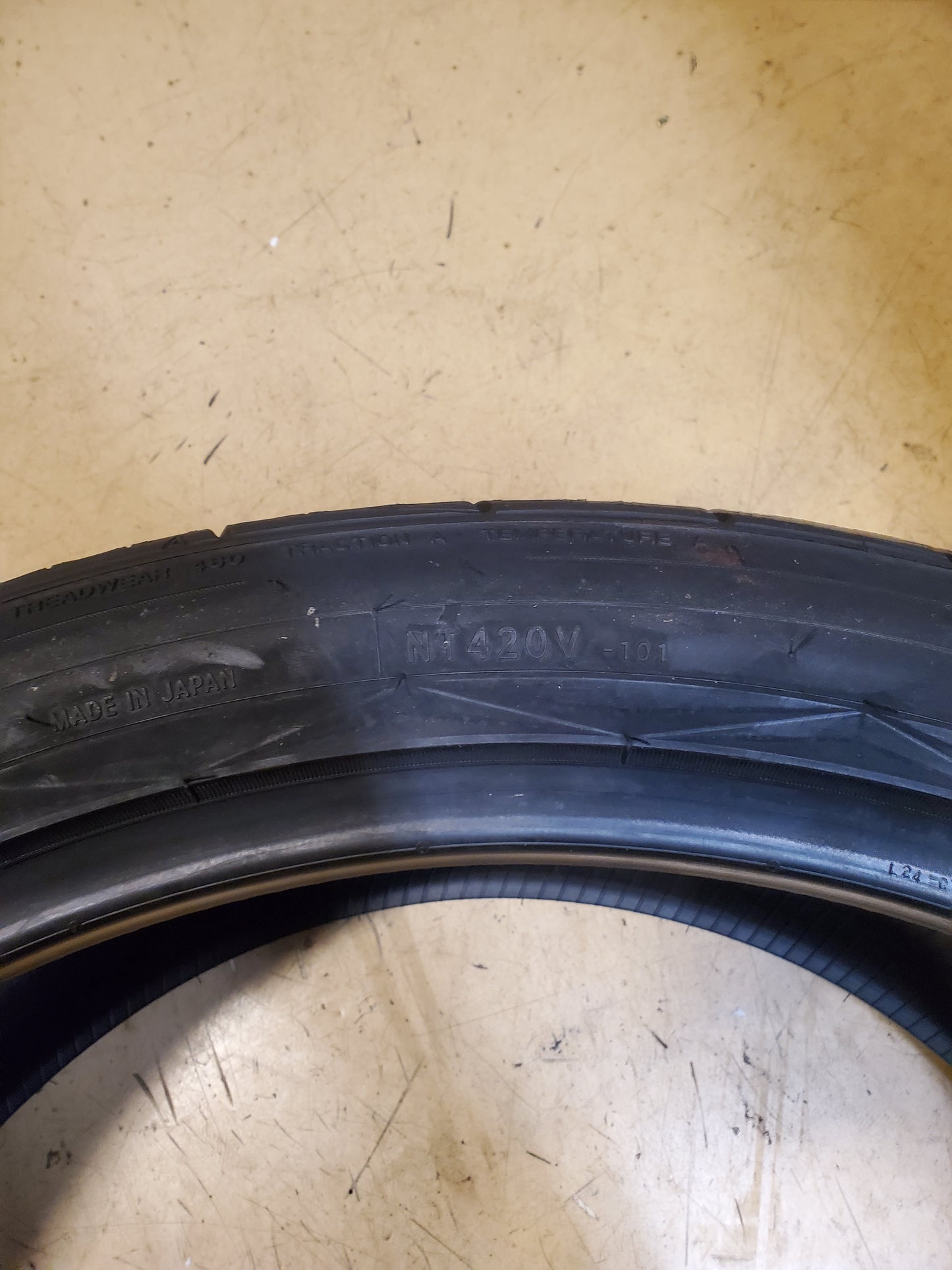 NITTO NT420V BSW P 295 35 24 110H XL ALL SEASON TIRE 207680