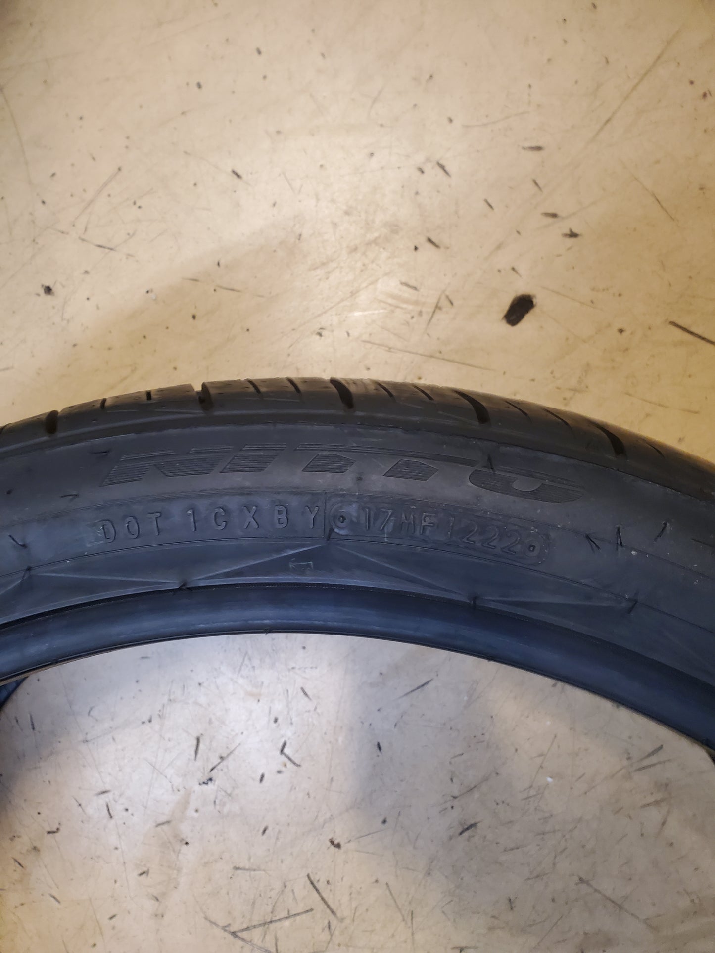 NITTO NT420V BSW P 295 35 24 110H XL ALL SEASON TIRE 207680