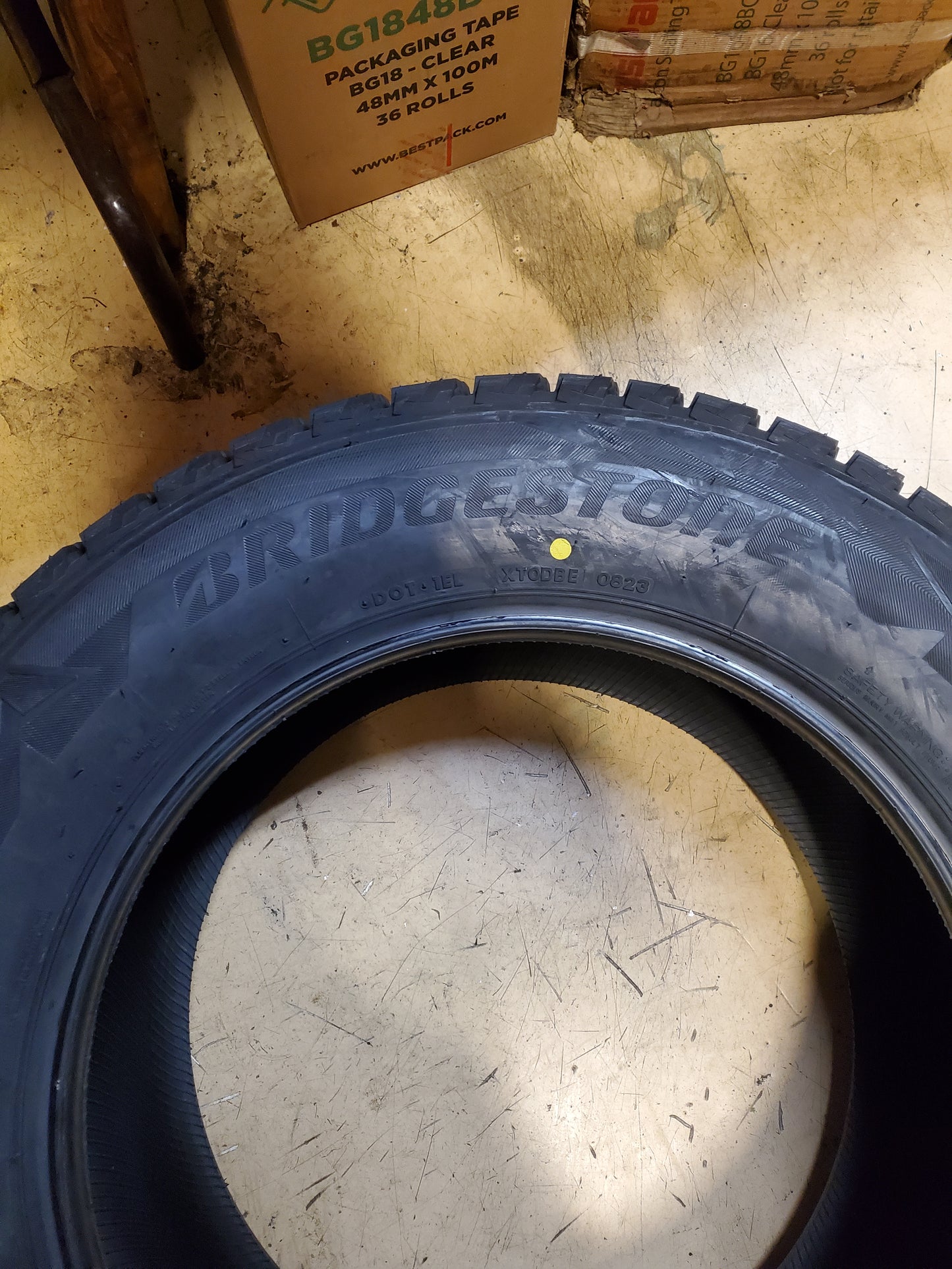 BRIDGESTONE BLIZZAK DM-V2 BSW P 265/60R18 110R WINTER TIRE 016049