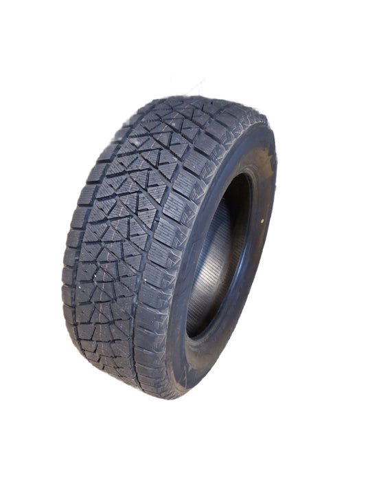 NOS BRIDGESTONE BLIZZAK DM-V2 BSW P 275 60 18 113R WINTER TIRE 016304