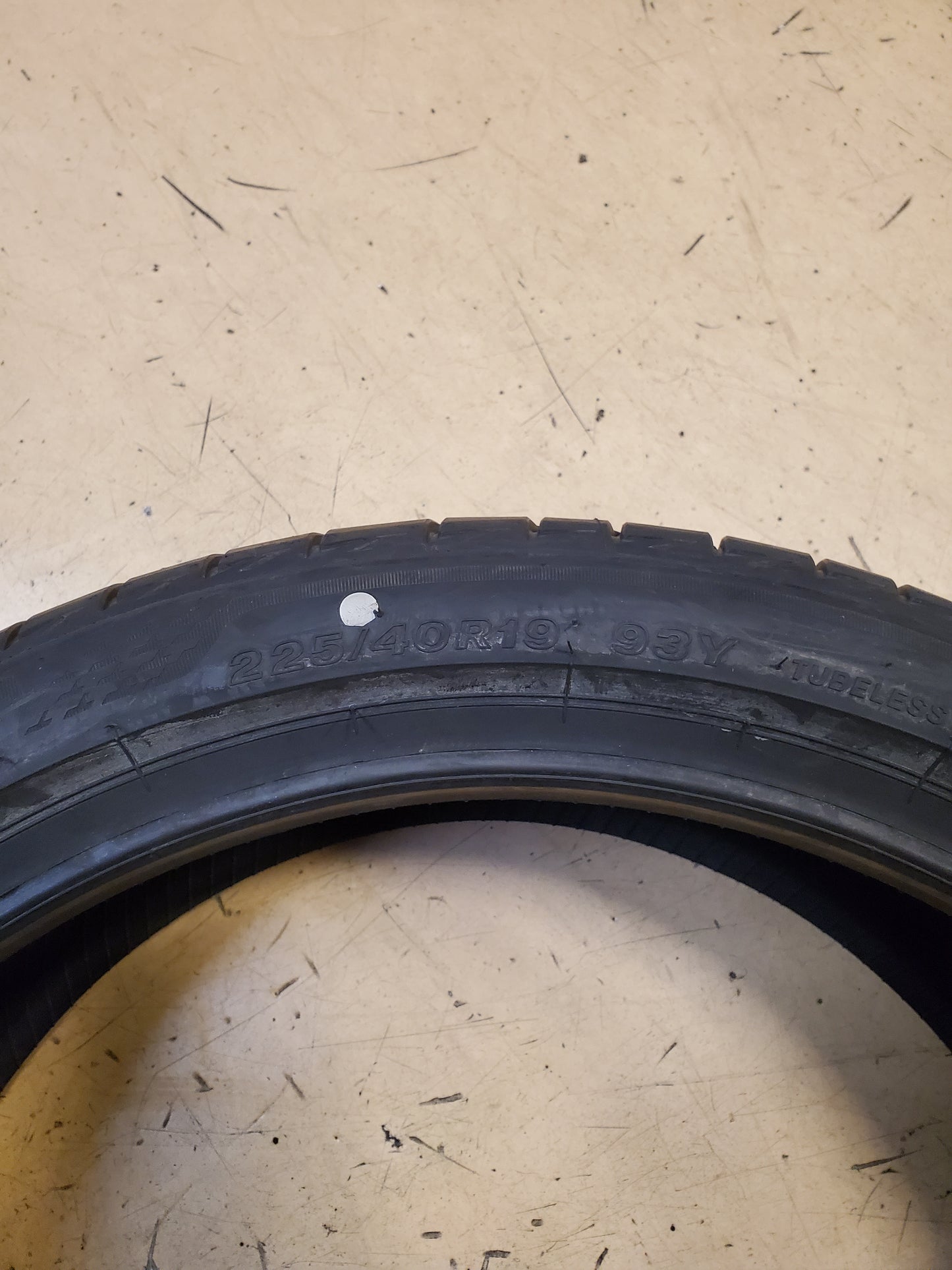 BRIDGESTONE TURANZA T005 RFT BSW P 225 40 19 93Y UHP TIRE 008734