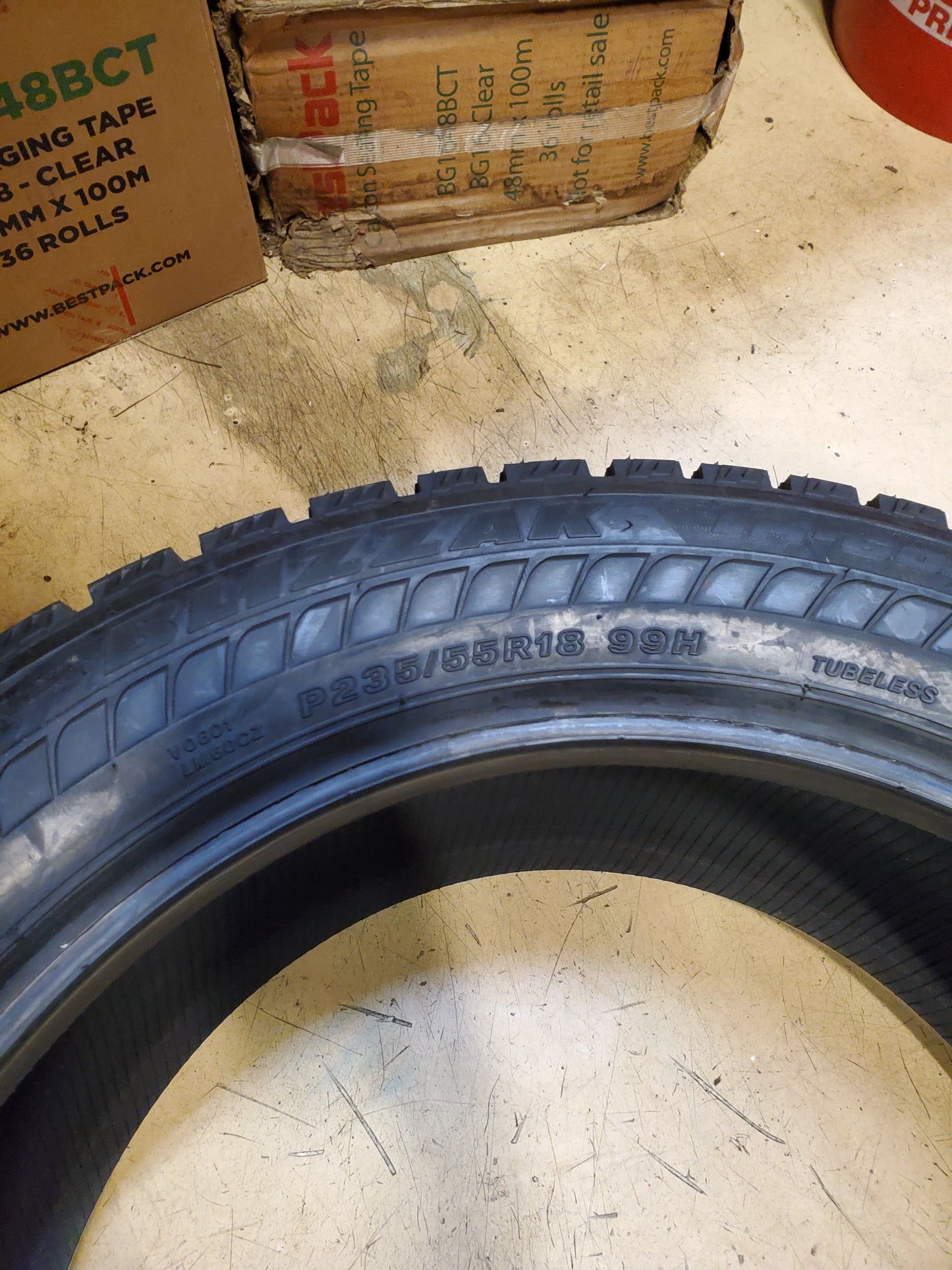 BRIDGESTONE BLIZZAK LM-60 RFT BSW P 235 55 18 99H PERFORMANCE TIRE 141891