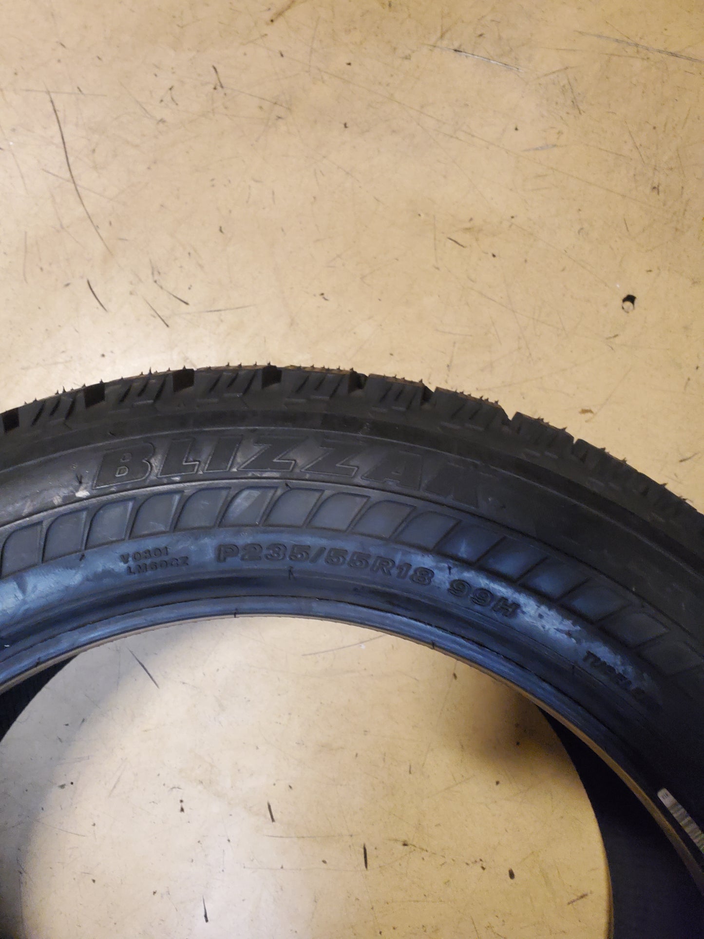 BRIDGESTONE BLIZZAK LM-60 RFT BSW P 235 55 18 99H PERFORMANCE TIRE 141891