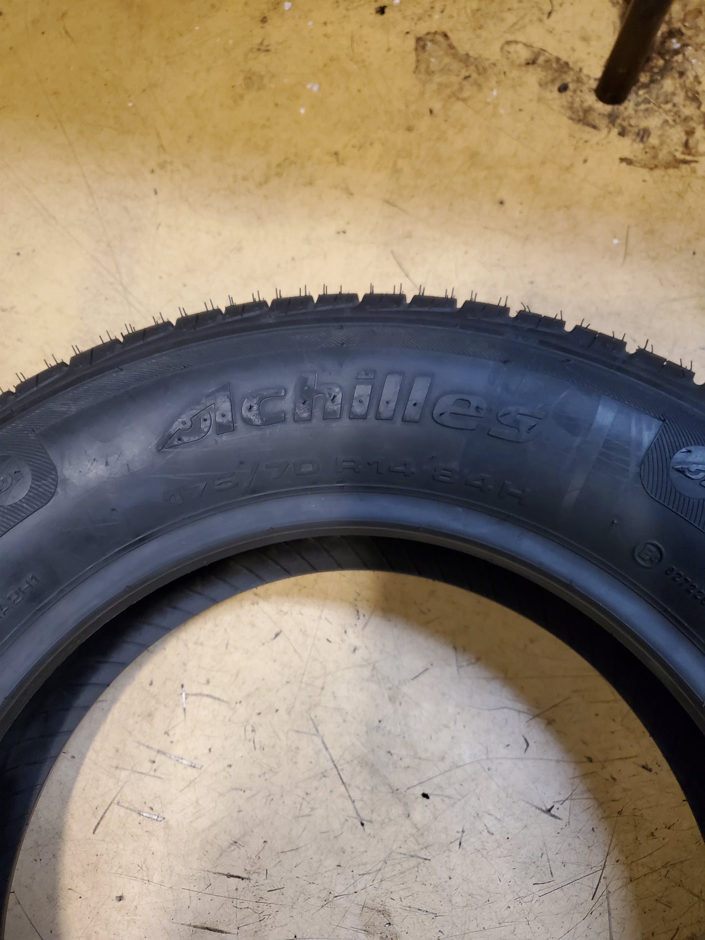 ACHILLES 122 BSW P 175 70 14 84H UHP TIRE MAF177014