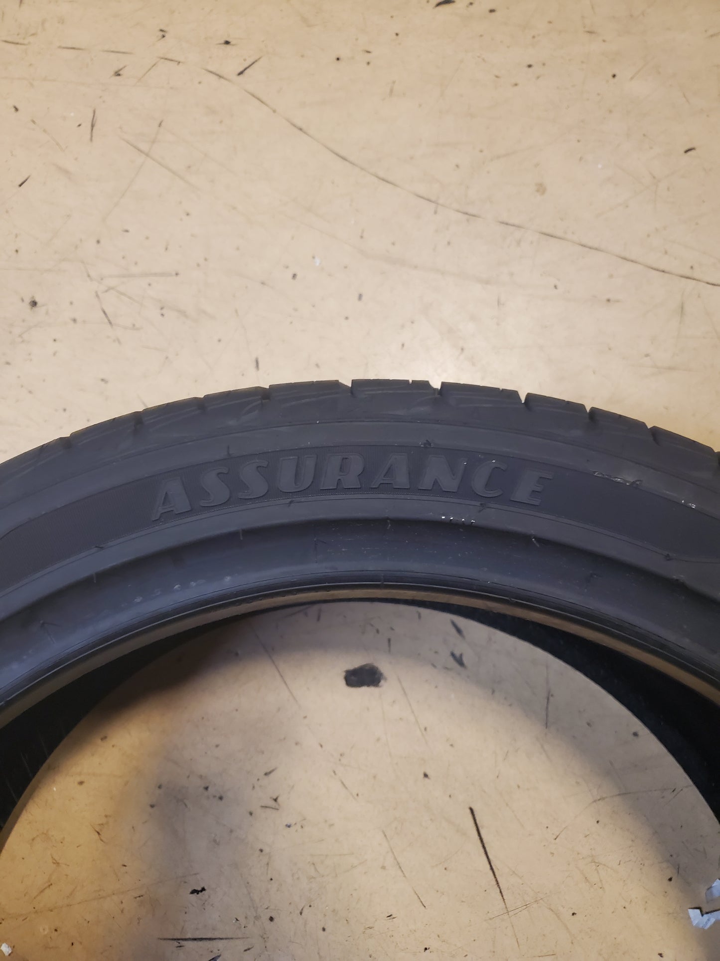 GOODYEAR ASSURANCE COMFORTDRIVE BSW P 235 40 19 96V XL ALL SEASON TIRE 413021582