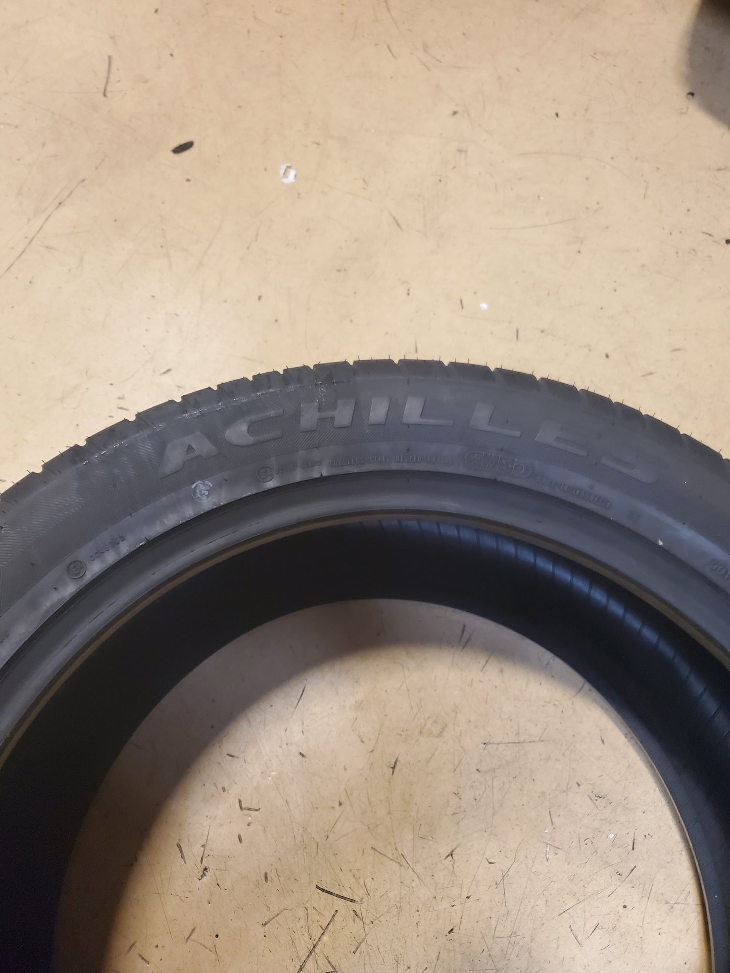 ACHILLES DESERT HAWK UHP BSW P 305 45 22 118V XL TIRE MAG304522
