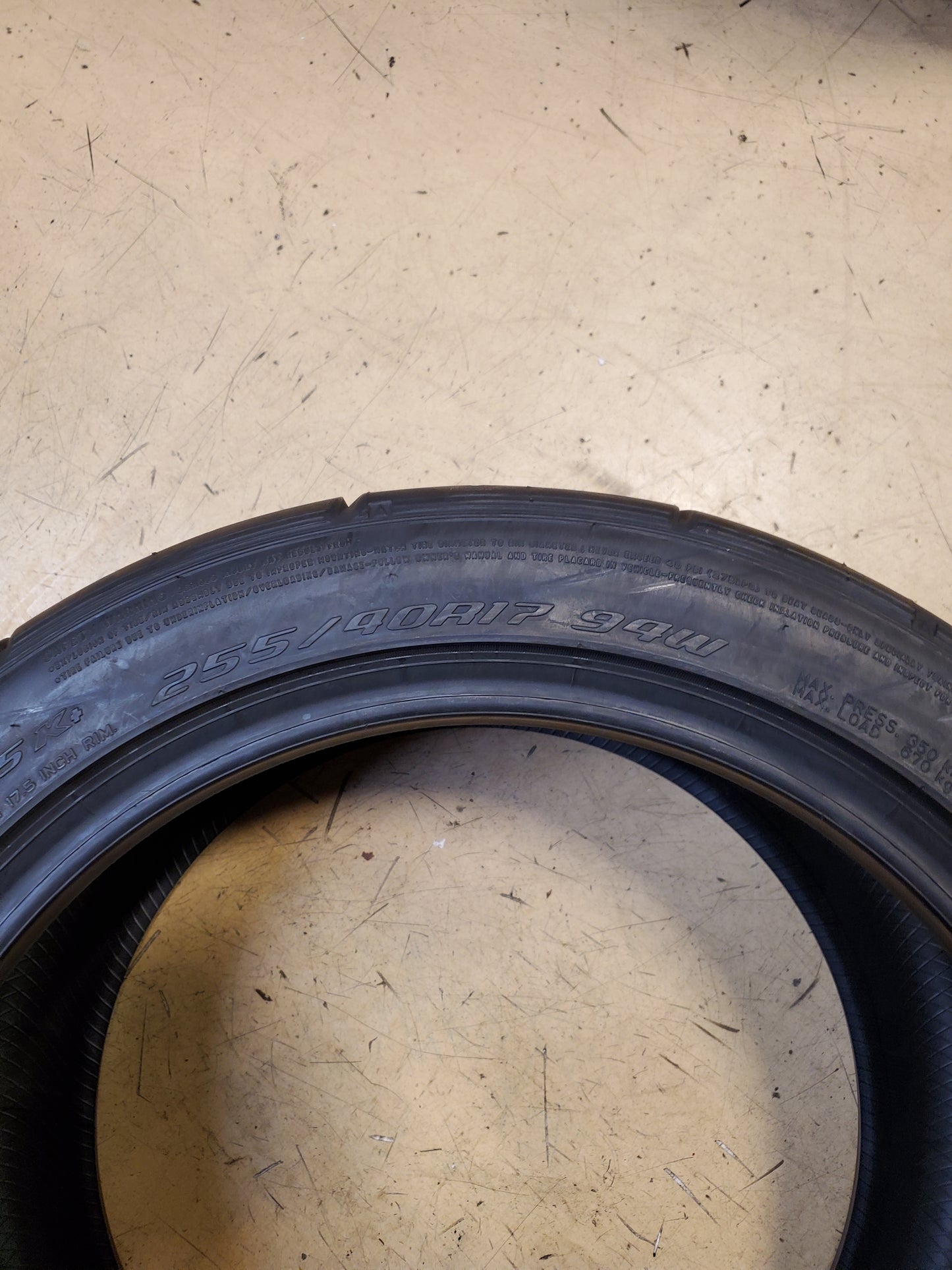 FALKEN AZENIS RT-615K+ BSW P 255 40 17 94W UHP TIRE 28538003