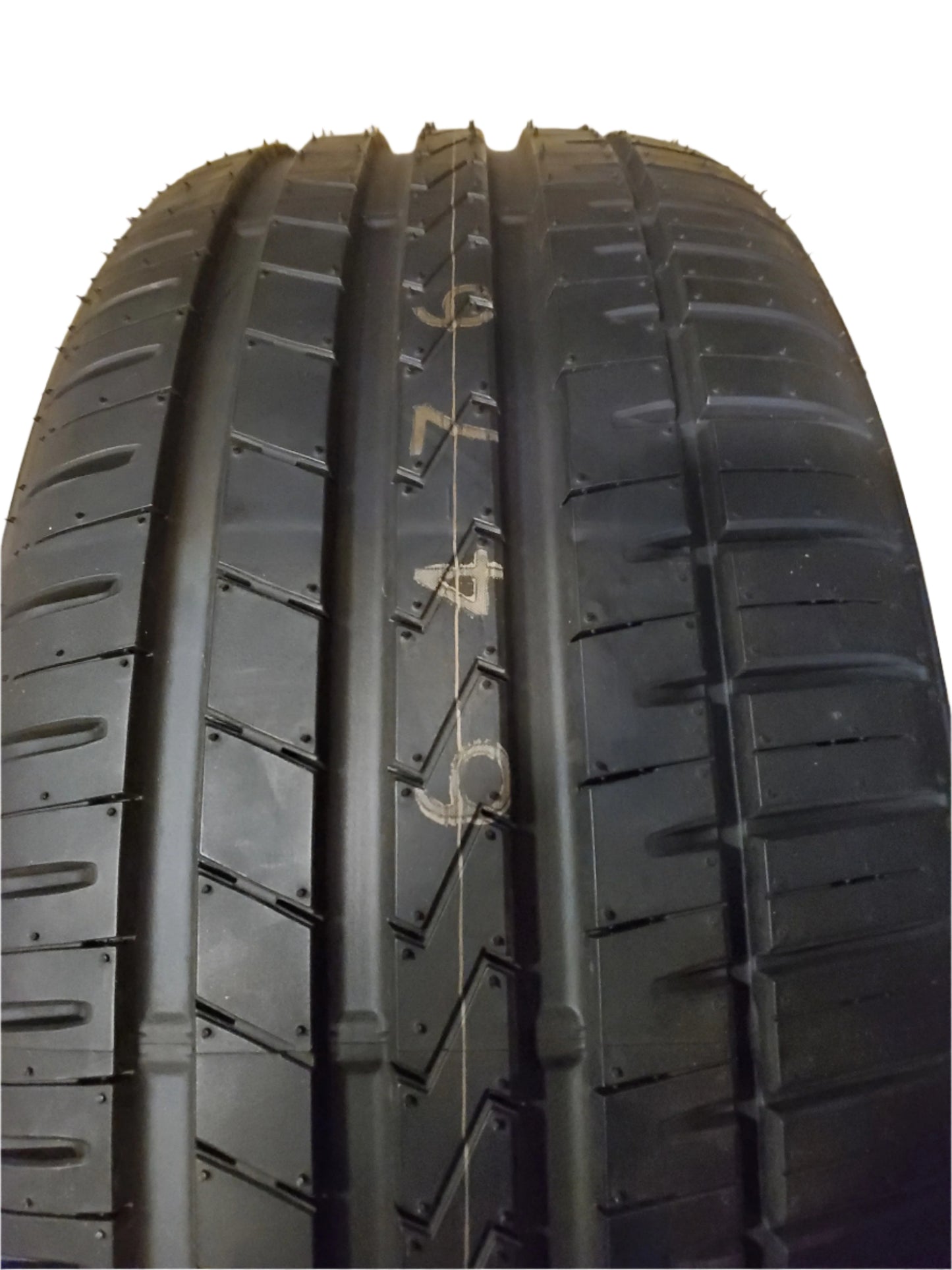 NOS FALKEN AZENIS FK510 BSW P 225 45 18 95Y XL UHP TIRE 28032674