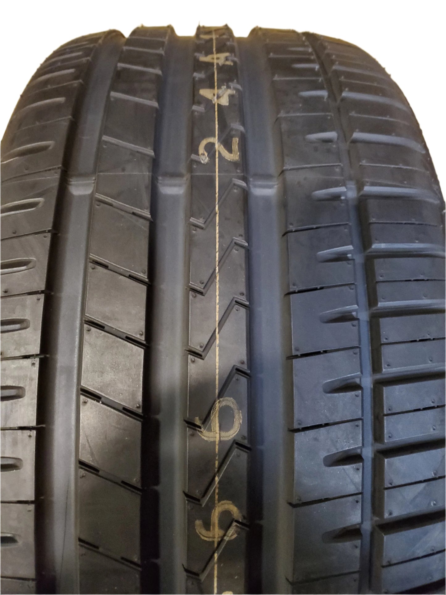 FALKEN AZENIS FK510 SUV BSW P 235 35 19 91Y XL UHP TIRE 28065981