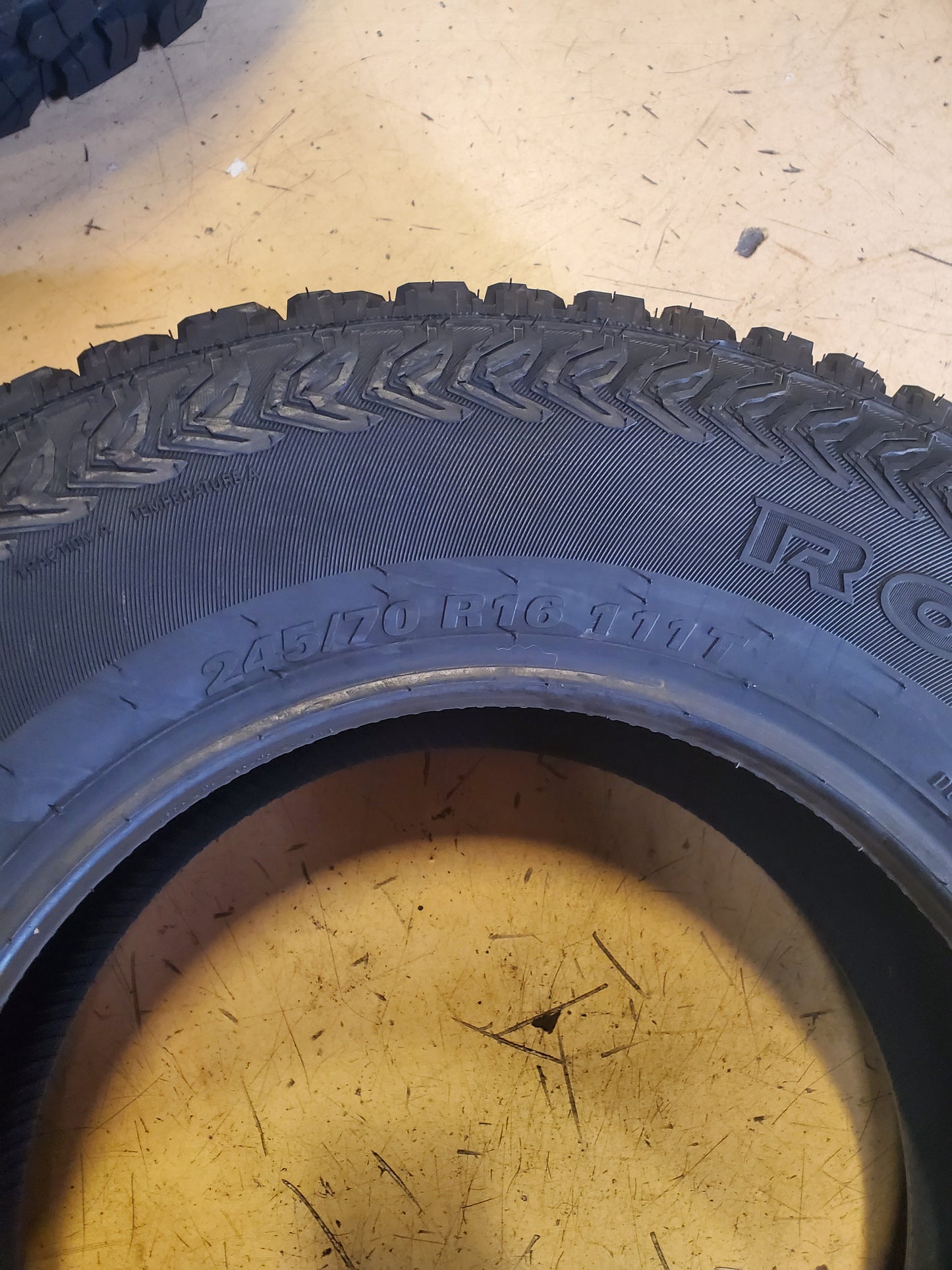 KUMHO ROAD VENTURE AT51 BSW P 245 70 16 111T XL ALL TERRAIN TIRE 2208343