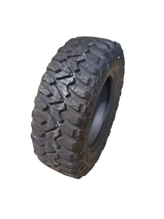 KUMHO ROAD VENTURE MT71 BSW LT 265 70 17 121/118Q 10PLY MUD TIRE 2262613
