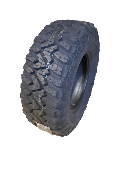 KUMHO ROAD VENTURE MT71 BSW LT 295 70 17 121/118Q 10PLY MUD TIRE 2262683