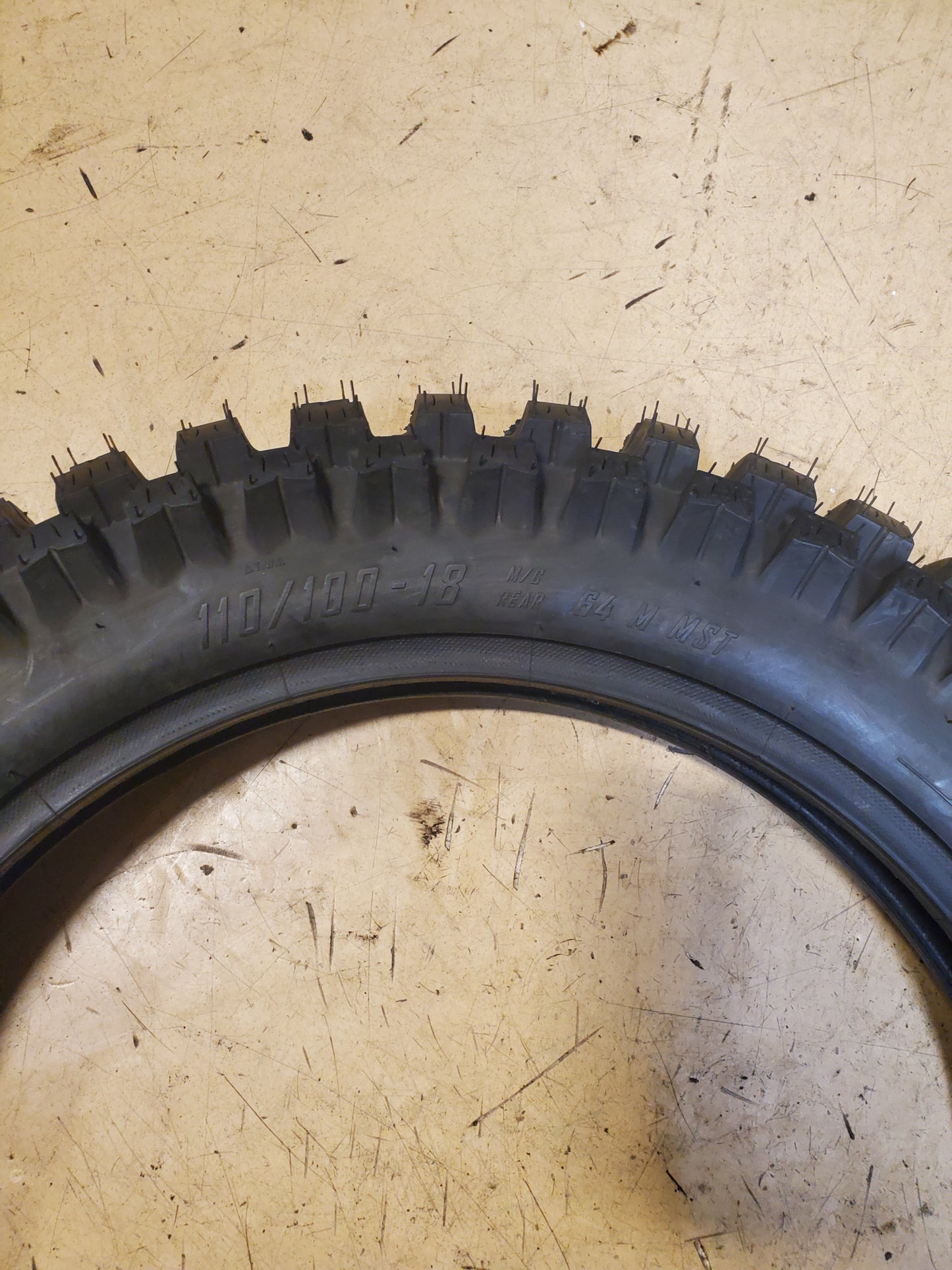 MOTOZ XTREME HYBRID GUMMY BSW 110 100 18 64M REAR DIRT BIKE TIRE 2311010018