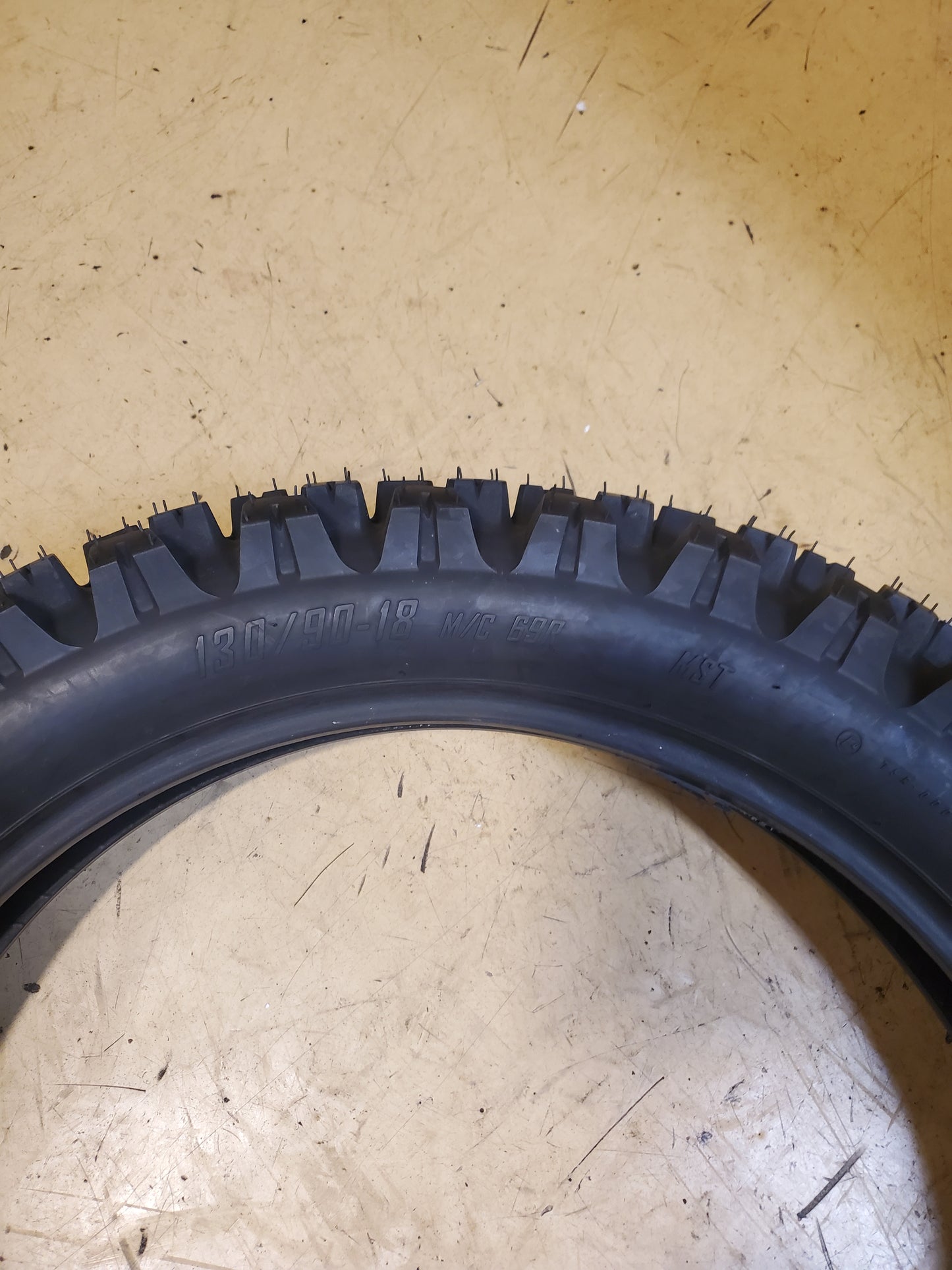 MOTOZ TRACTIONATOR ENDURO S/T BSW 130 90 18 69R REAR DIRT BIKE TIRE 1013009018