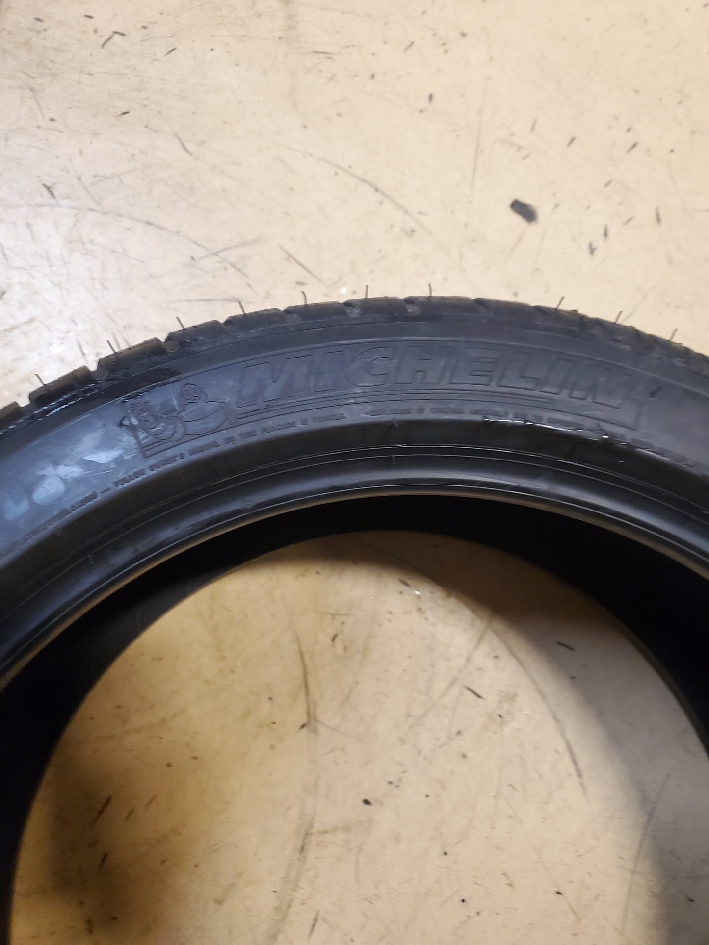 MICHELIN PILOT SPORT 3 BSW P 255 40 19 100Y XL ALL SEASON TIRE 79600