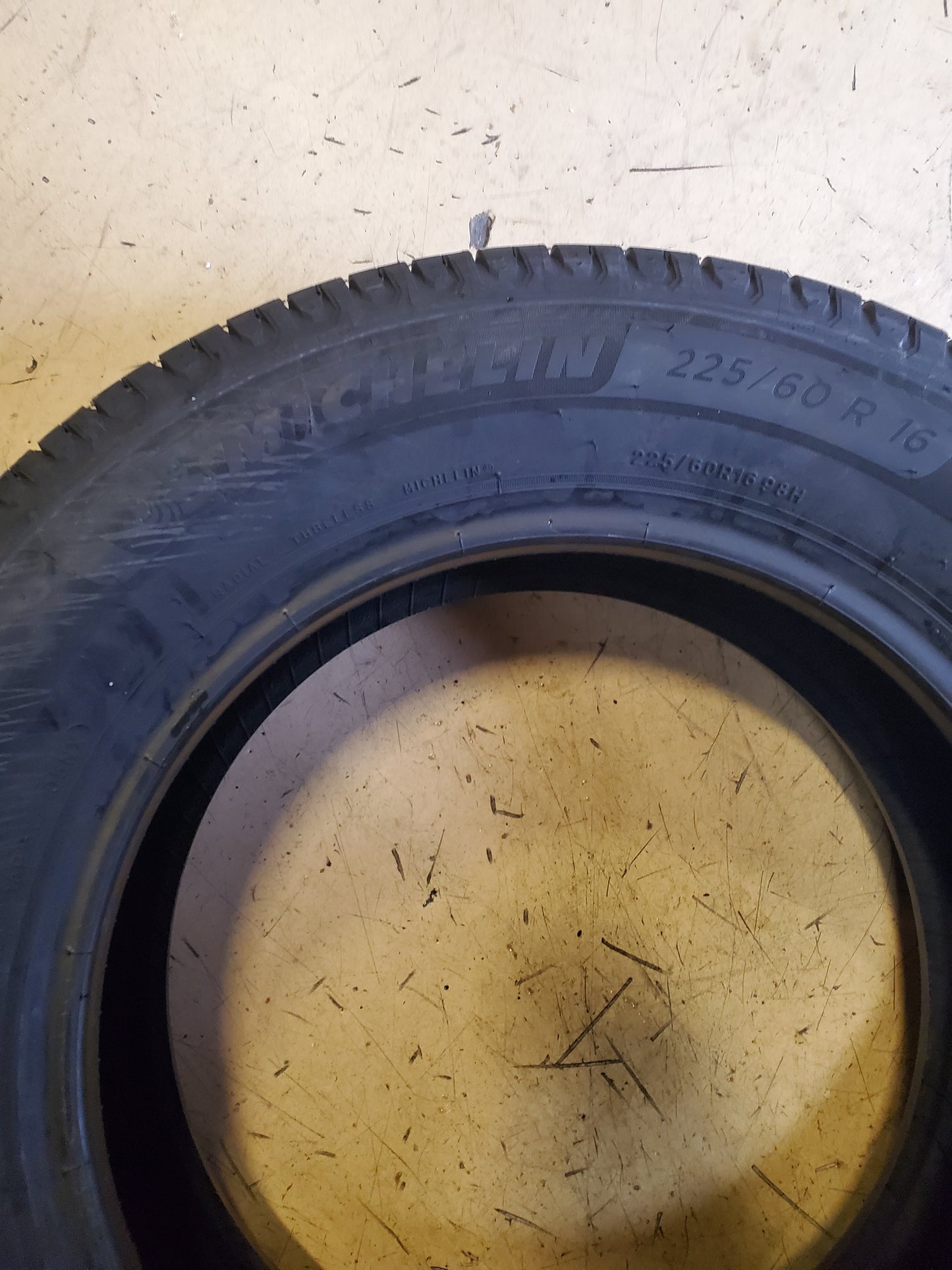 MICHELIN DEFENDER2 BSW P 225 60 16 98H ALL SEASON TIRE 06384