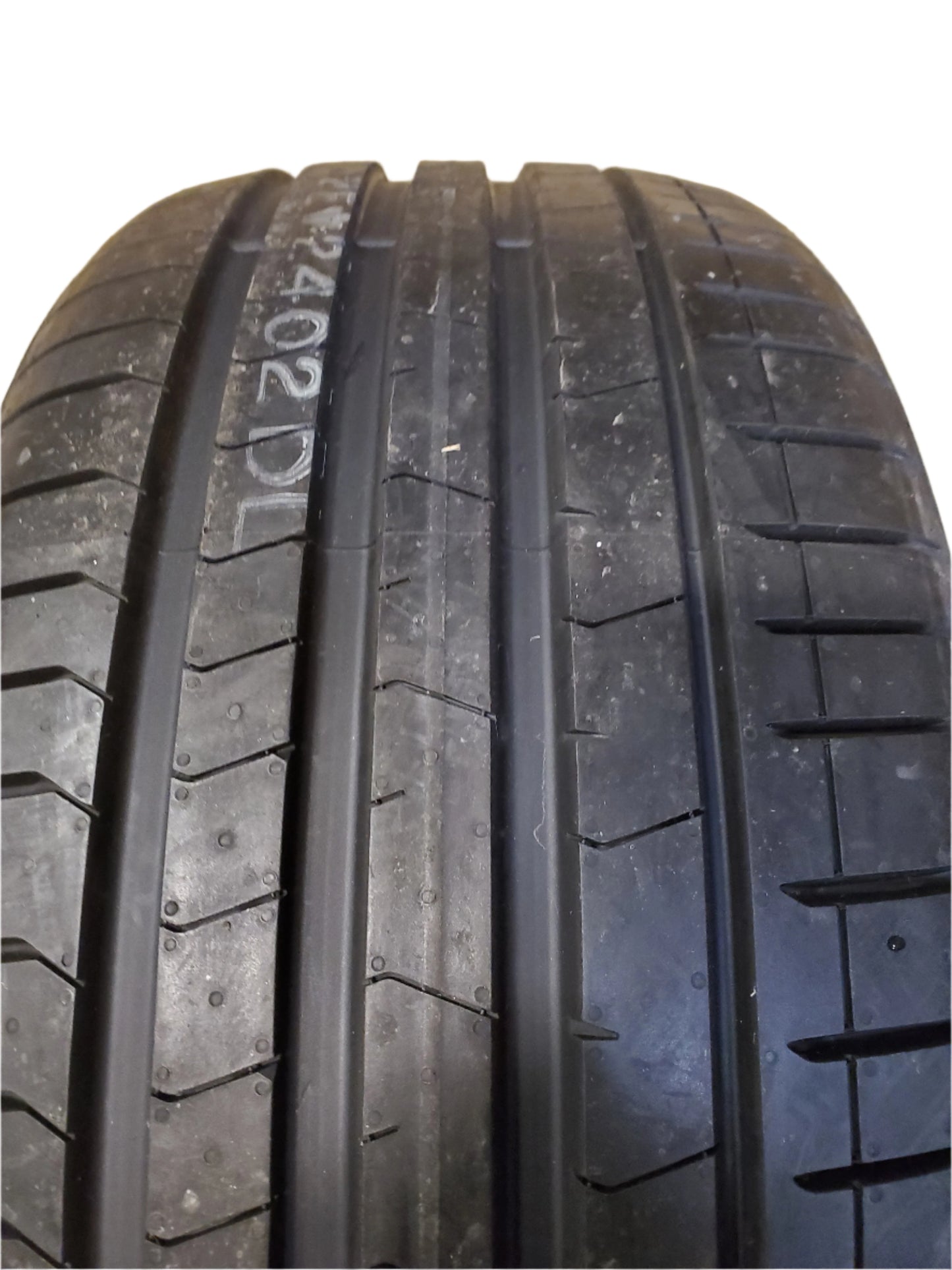 PIRELLI P ZERO (PZ4-LUXURY) BSW P 255 35 20 97Y XL UHP TIRE 2740200