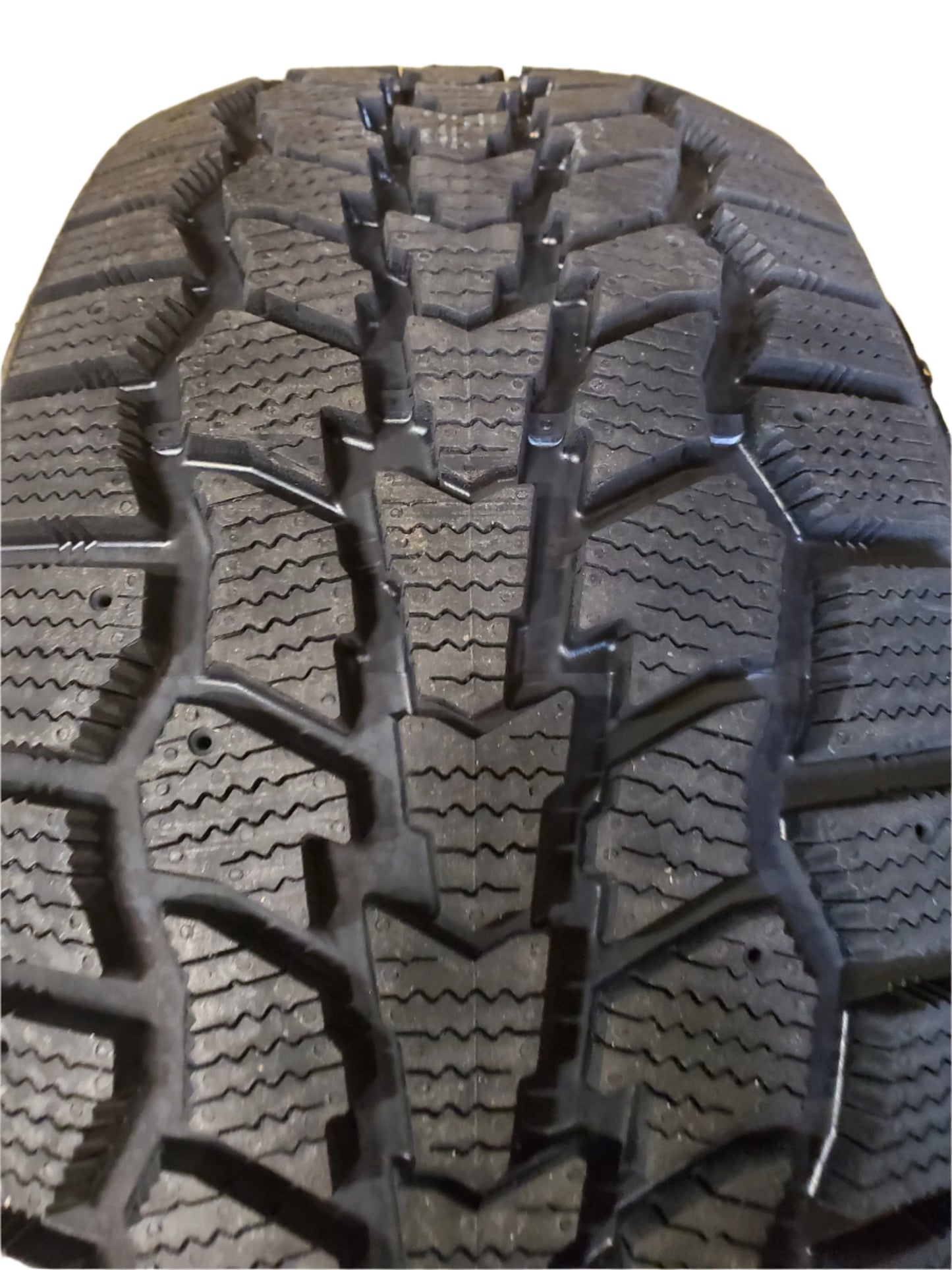 HERCULES AVALANCHE RT BSW P 235 55 17 99H WINTER TIRE 249614
