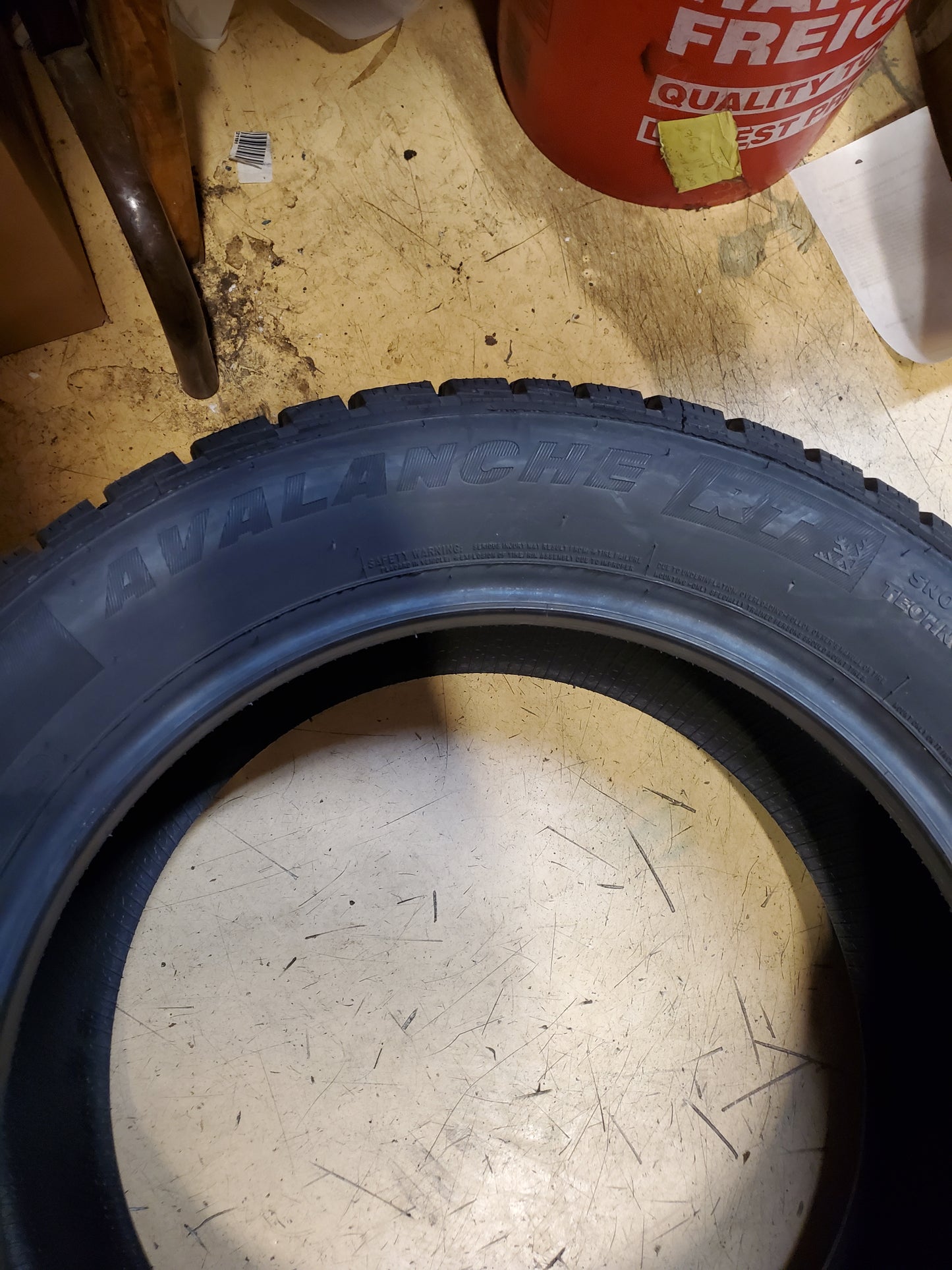 HERCULES AVALANCHE RT BSW P 235 55 17 99H WINTER TIRE 249614