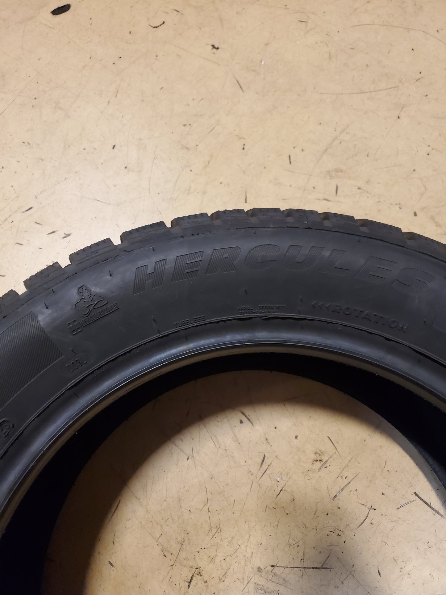 HERCULES AVALANCHE RT BSW P 235 55 17 99H WINTER TIRE 249614