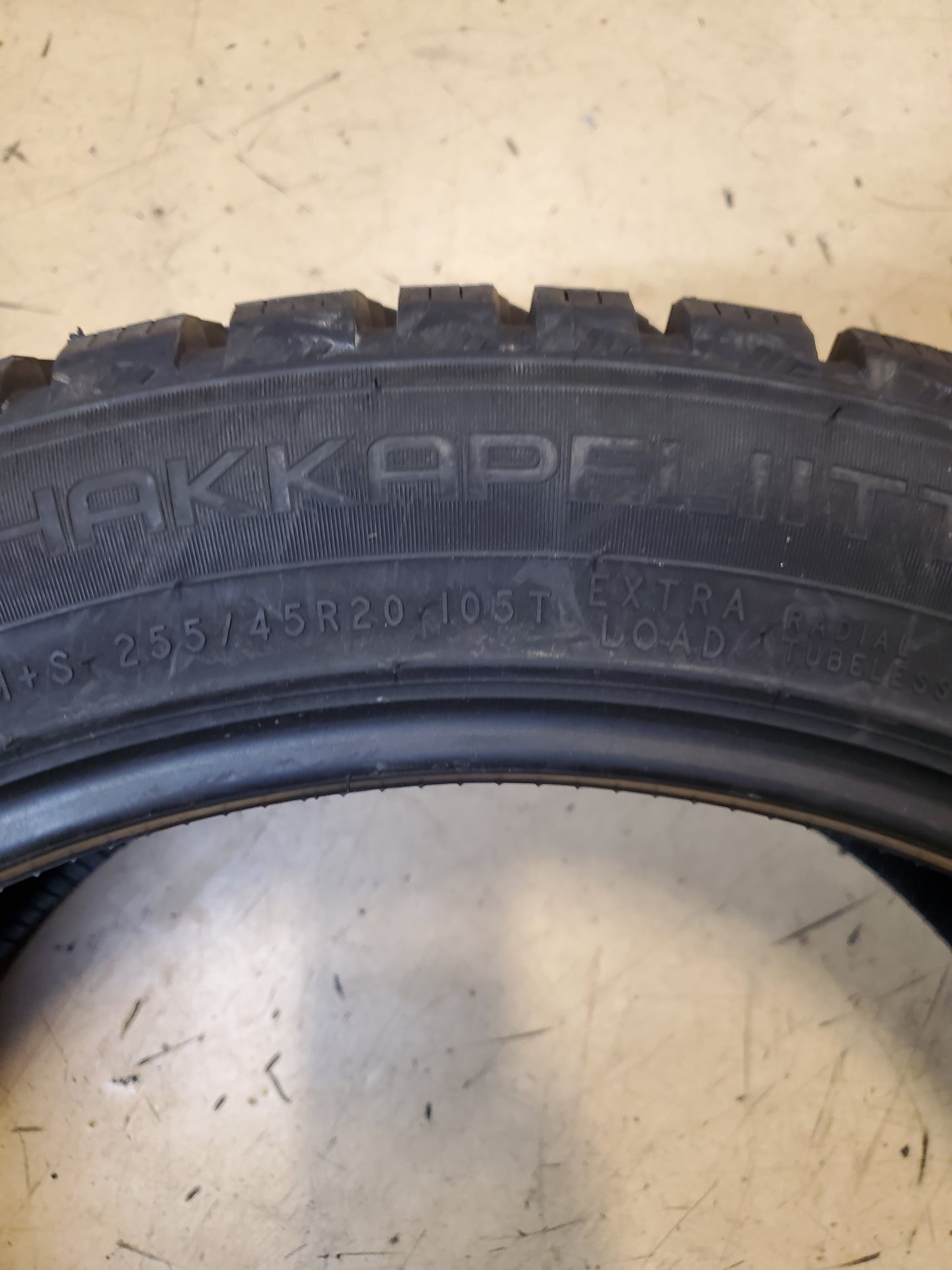 NOKIAN HAKKAPELIITTA 10 SUV STUDDED BSW P 255 45 20 105T XL WINTER TIRE TS32509