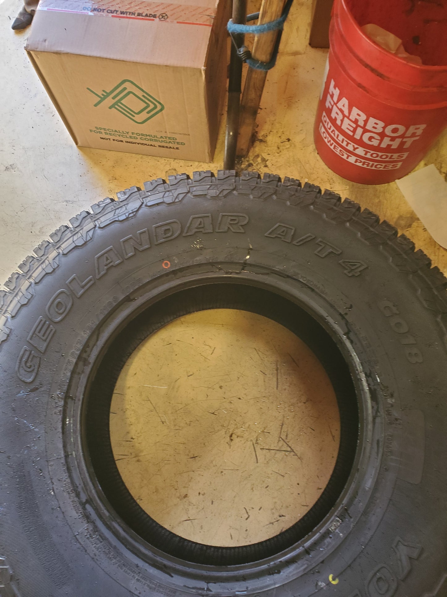 YOKOHAMA GEOLANDAR A/T4 GO18 LT 285 75 17 121/118S 10PLY TIRE 110101830
