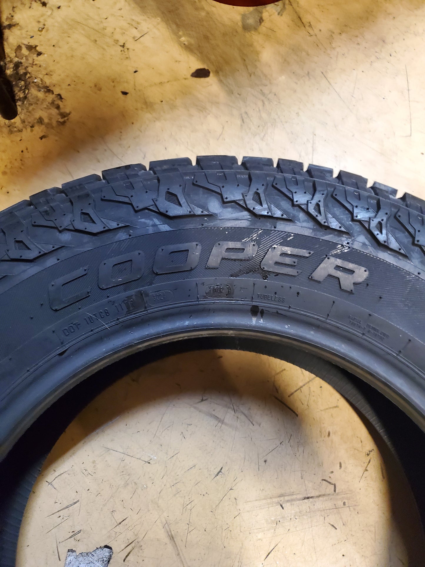 2 COOPER DISCOVERER ROAD+TRAIL AT BSW P 265 65 18 116H ALL TERRAIN TIRE 171288049